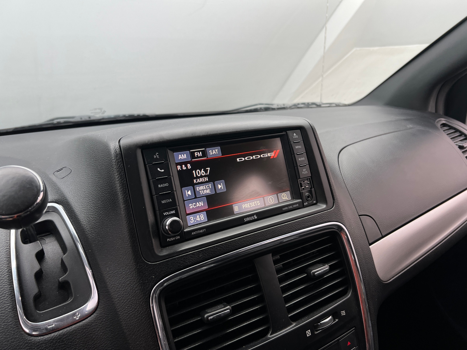 Thumbnail: 2017 Dodge Grand Caravan - 3