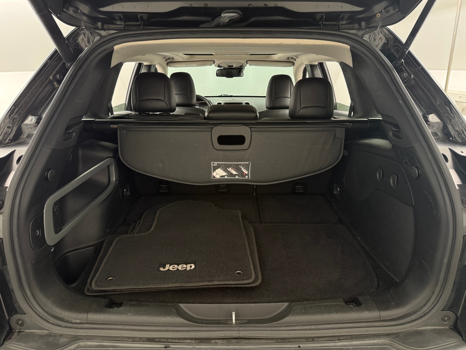Thumbnail: 2015 Jeep Cherokee - 6