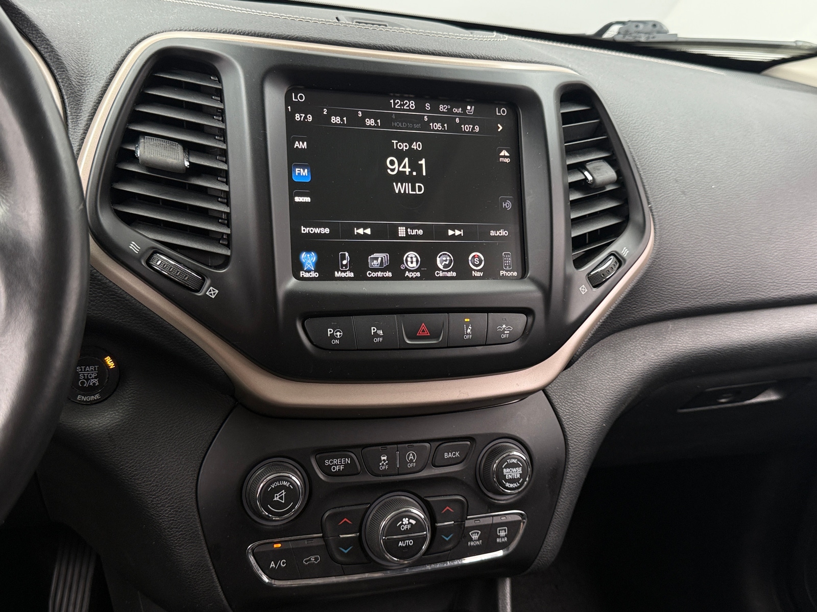Thumbnail: 2015 Jeep Cherokee - 3