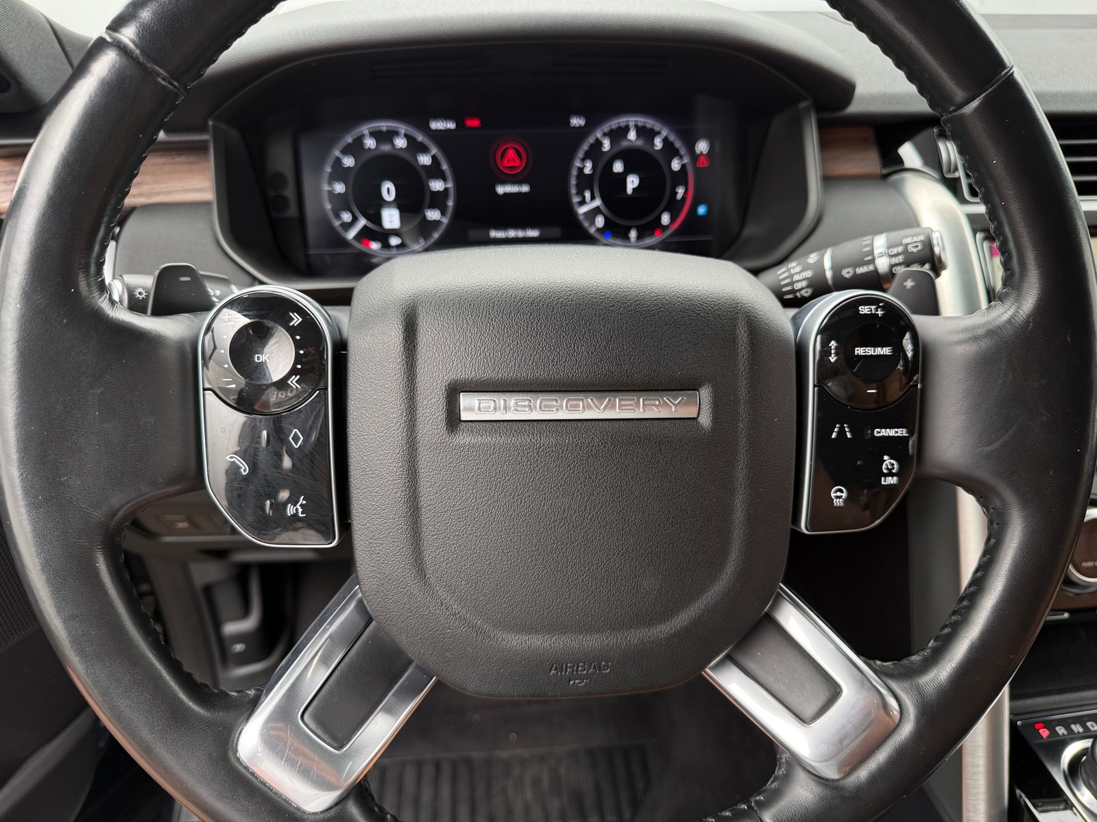 Thumbnail: 2019 Land Rover Discovery - 4