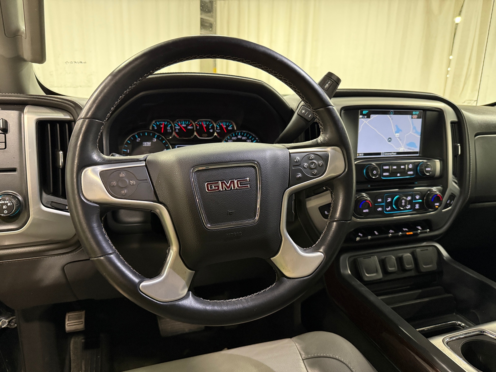 Thumbnail: 2018 GMC Sierra 2500 - 4