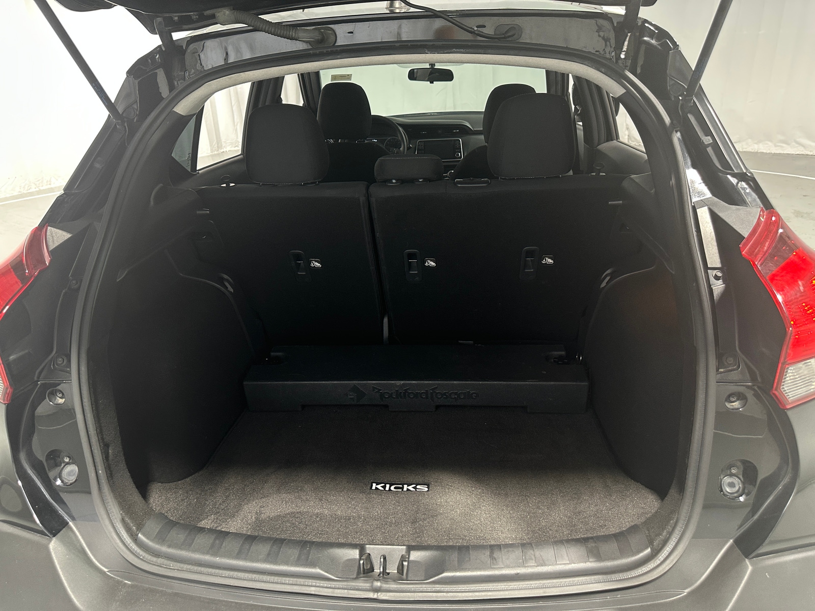 Thumbnail: 2019 Nissan Kicks - 7