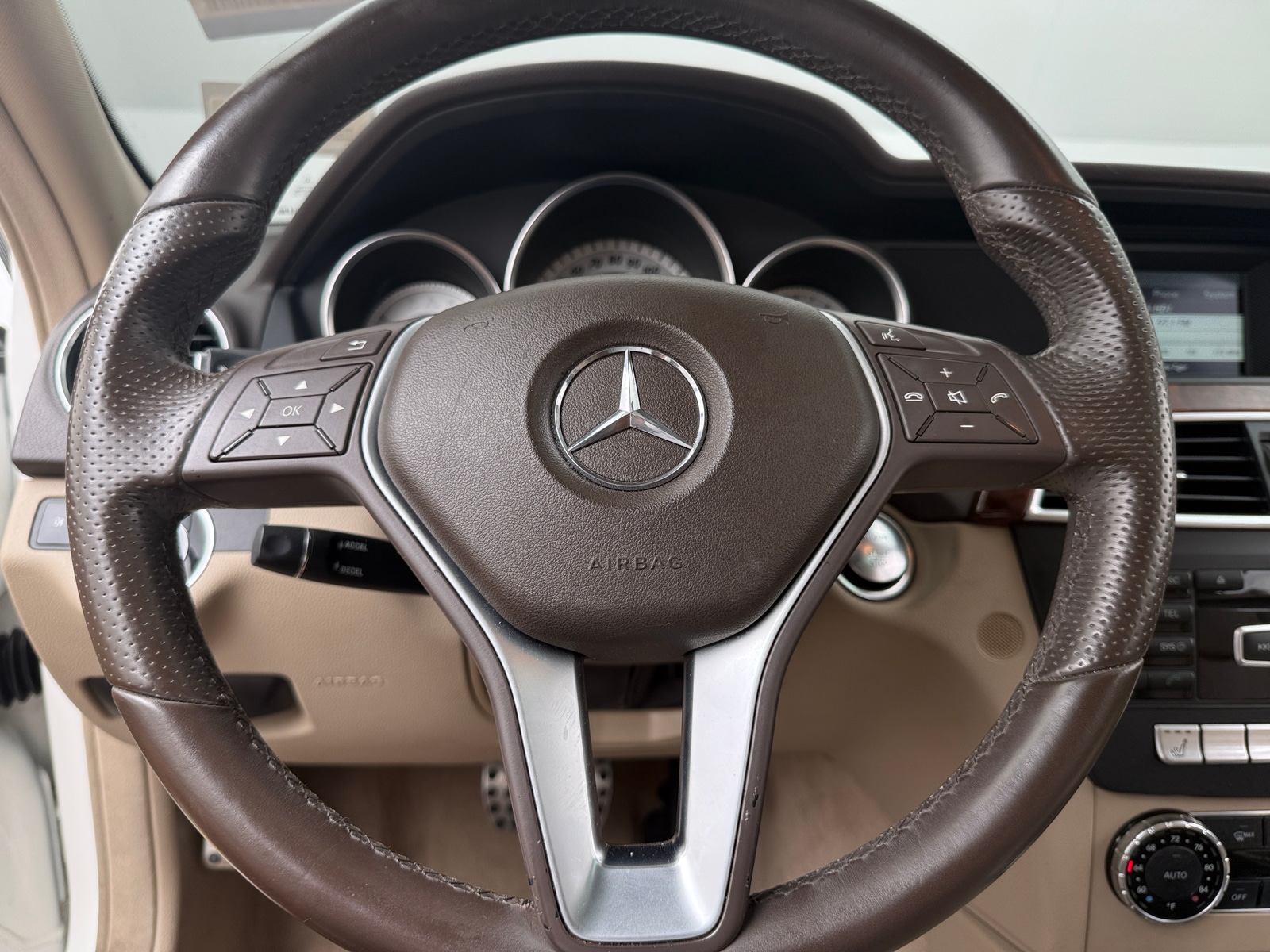 Thumbnail: 2014 Mercedes-Benz C-Class - 4