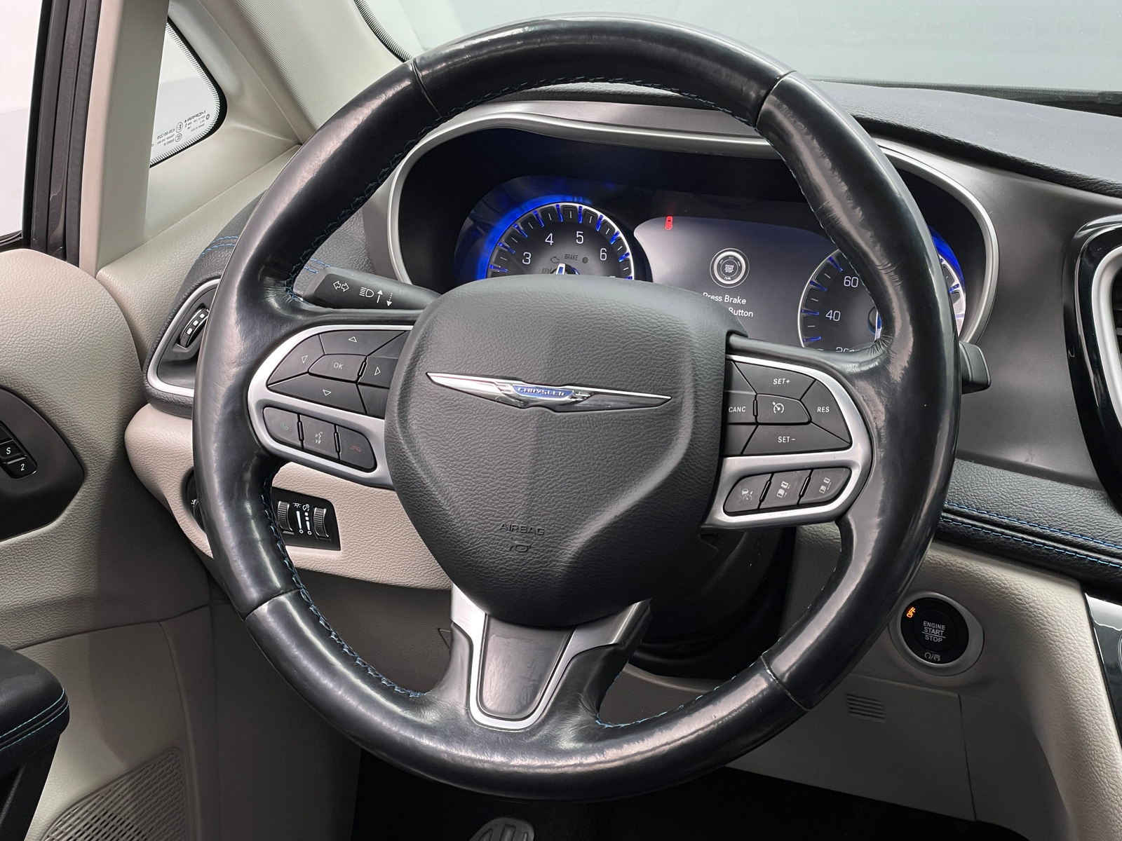 Thumbnail: 2021 Chrysler Pacifica - 4