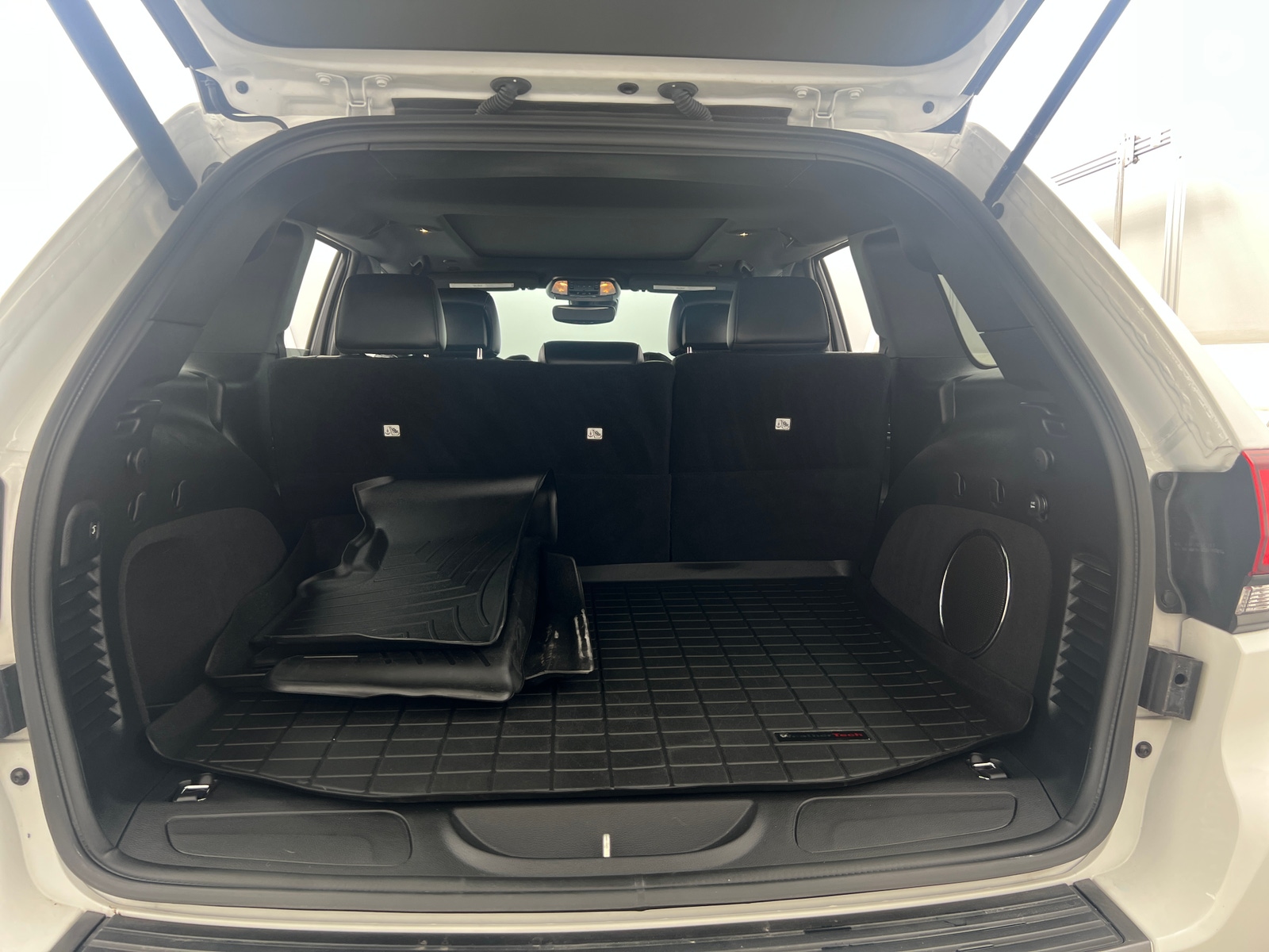 Thumbnail: 2020 Jeep Grand Cherokee - 6