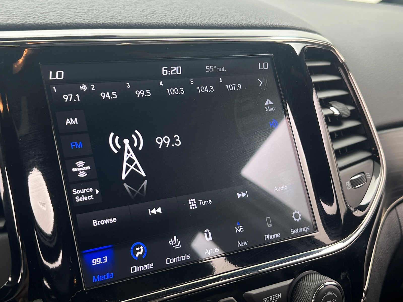 Thumbnail: 2020 Jeep Grand Cherokee - 3