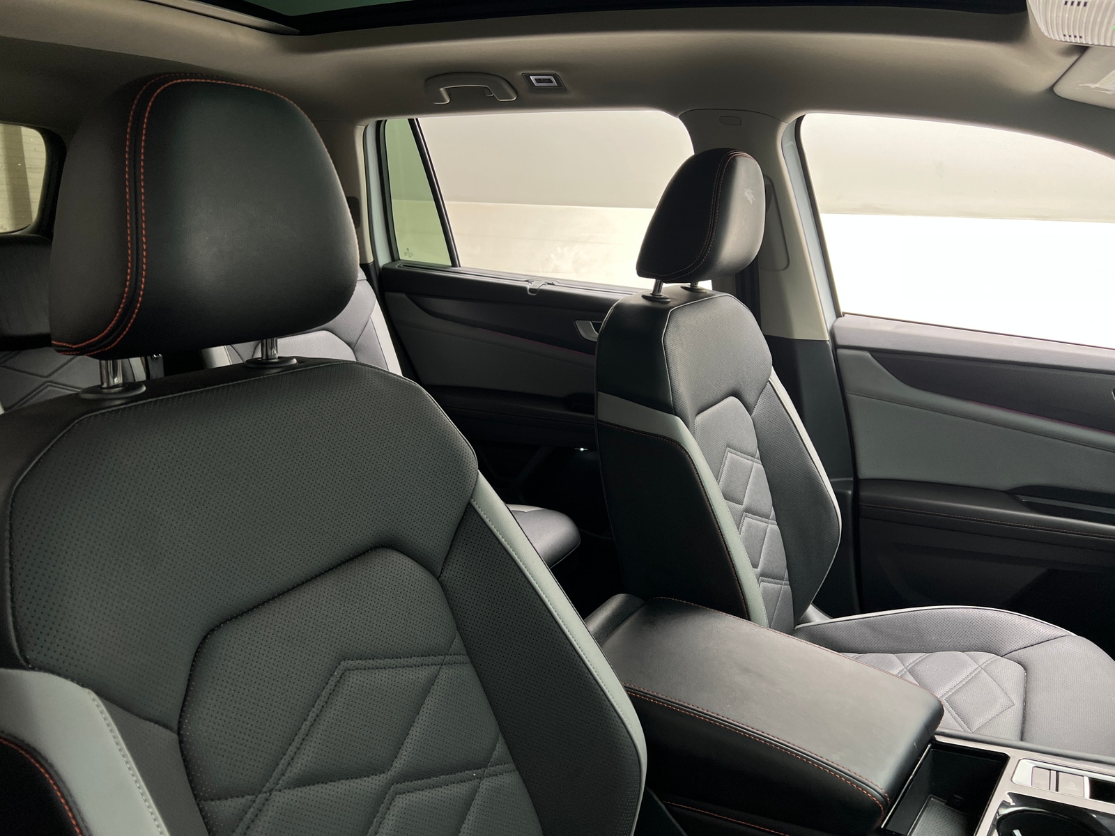 Thumbnail: 2024 Volkswagen Atlas - 2