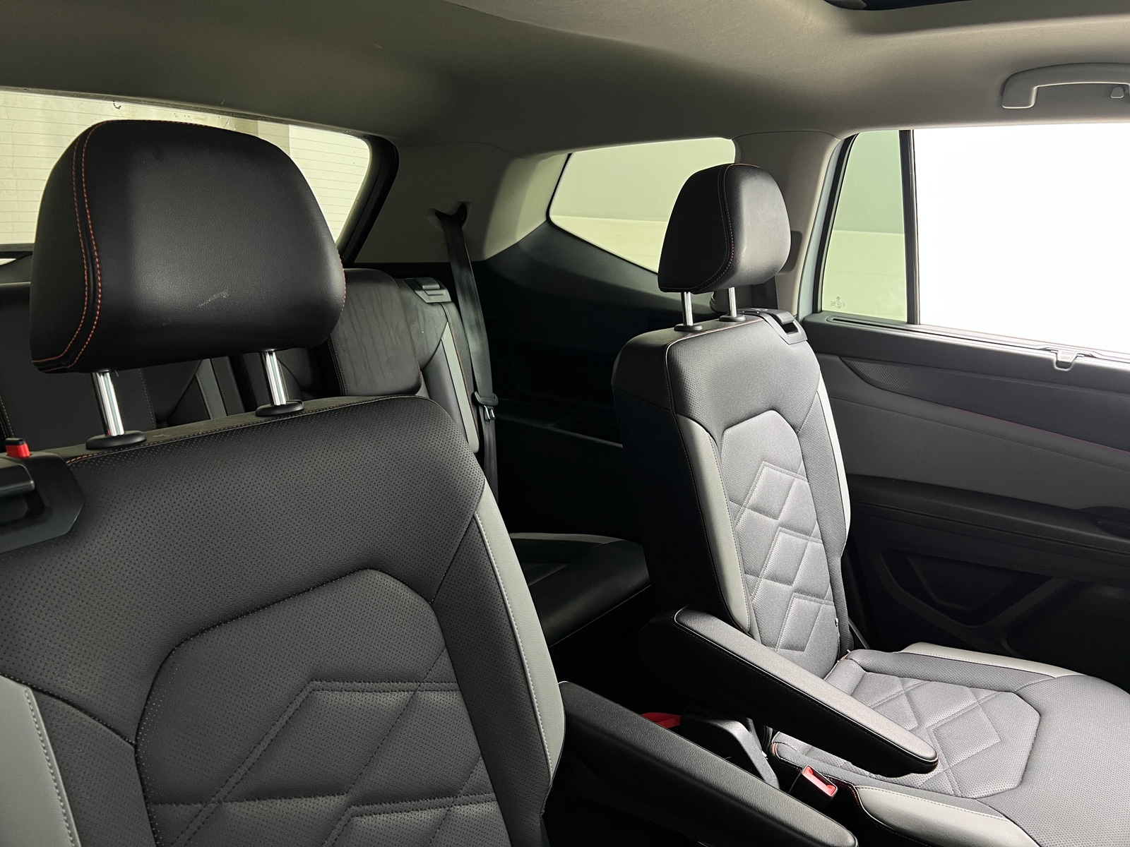 Thumbnail: 2024 Volkswagen Atlas - 6