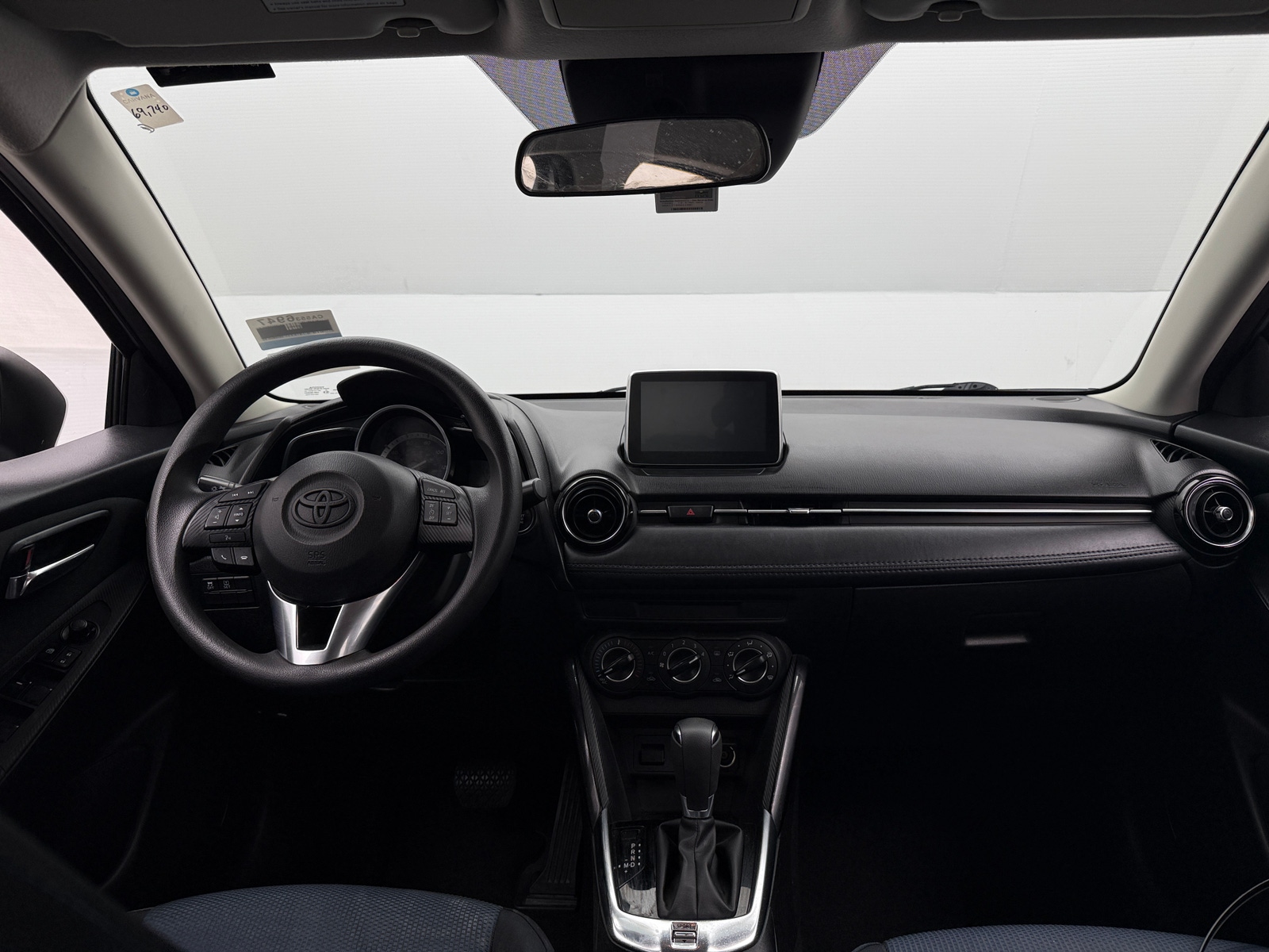 Thumbnail: 2017 Toyota Yaris iA - 3