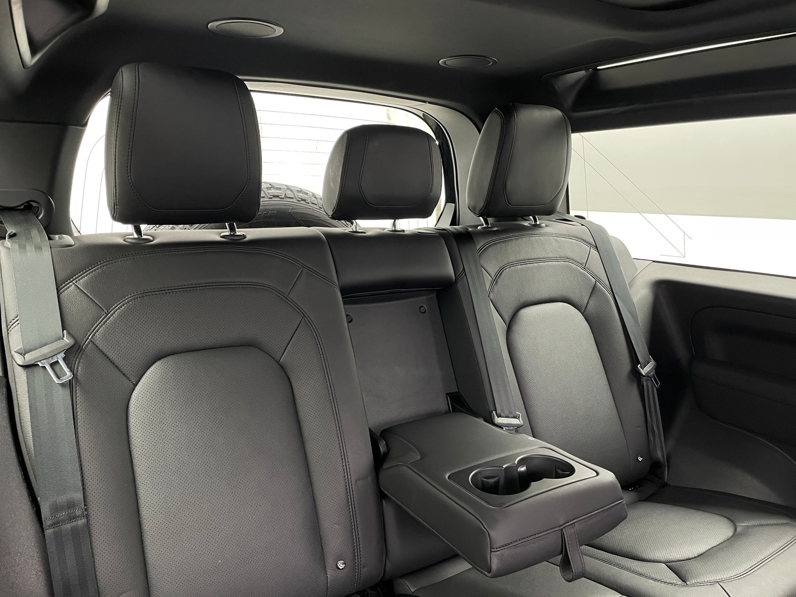 Thumbnail: 2023 Land Rover Defender - 5