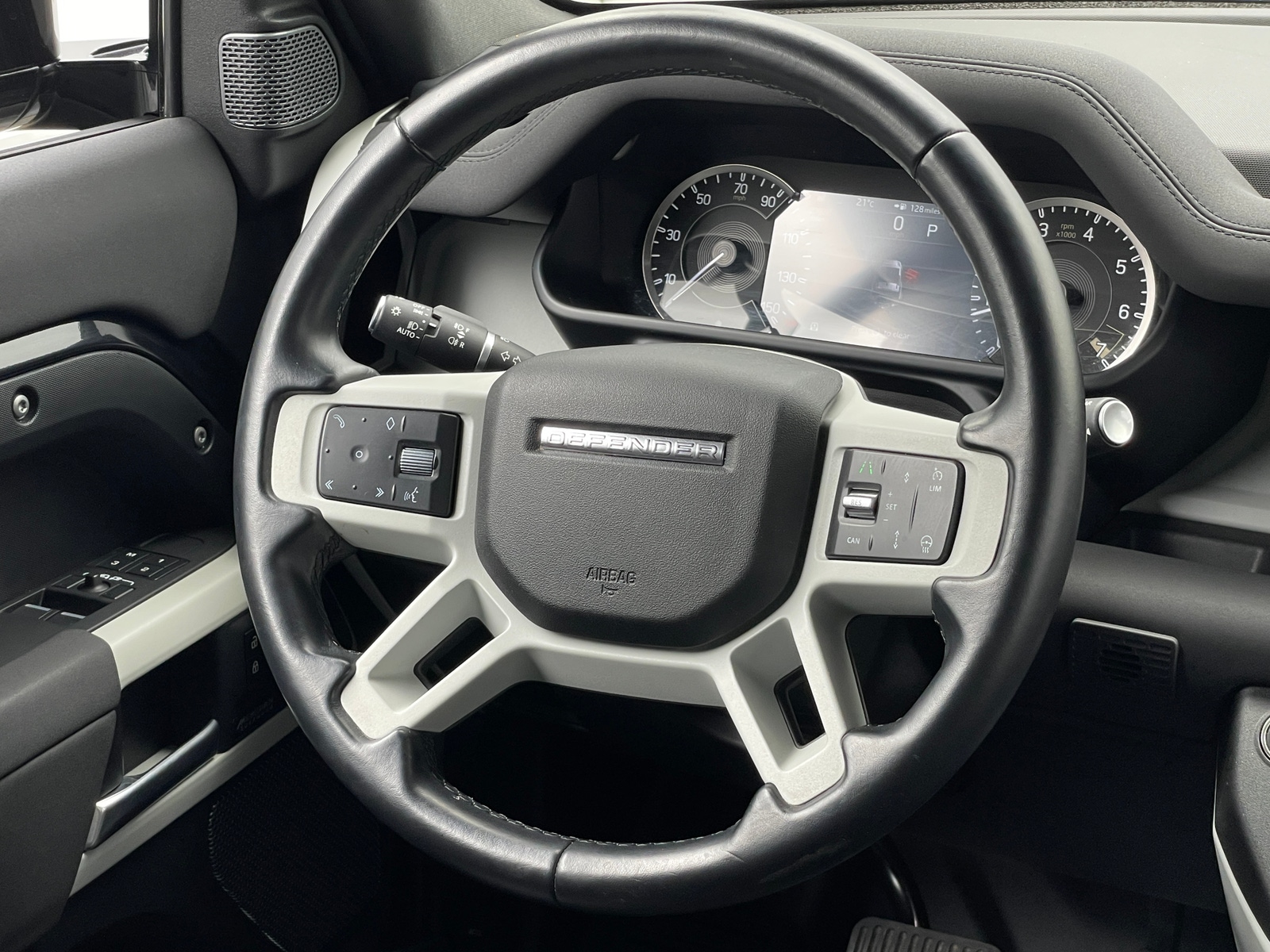 Thumbnail: 2023 Land Rover Defender - 4