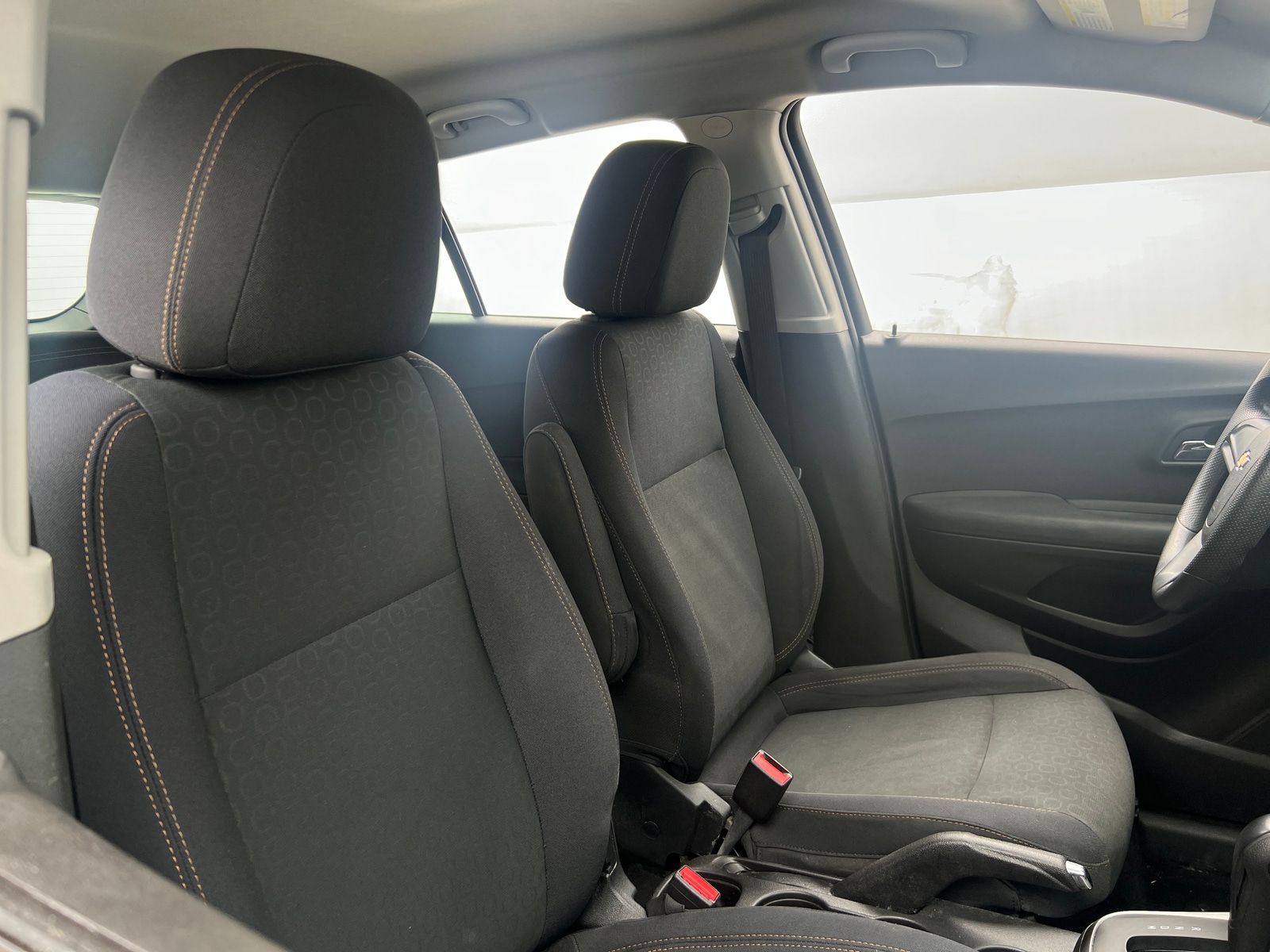 Thumbnail: 2017 Chevrolet Trax - 2