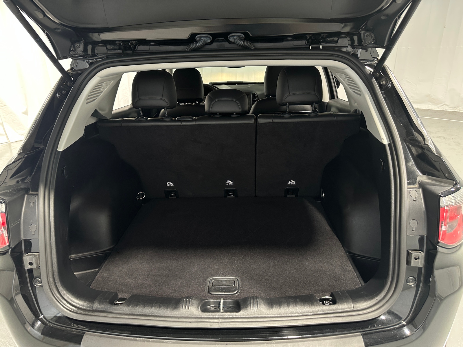 Thumbnail: 2018 Jeep Compass - 7