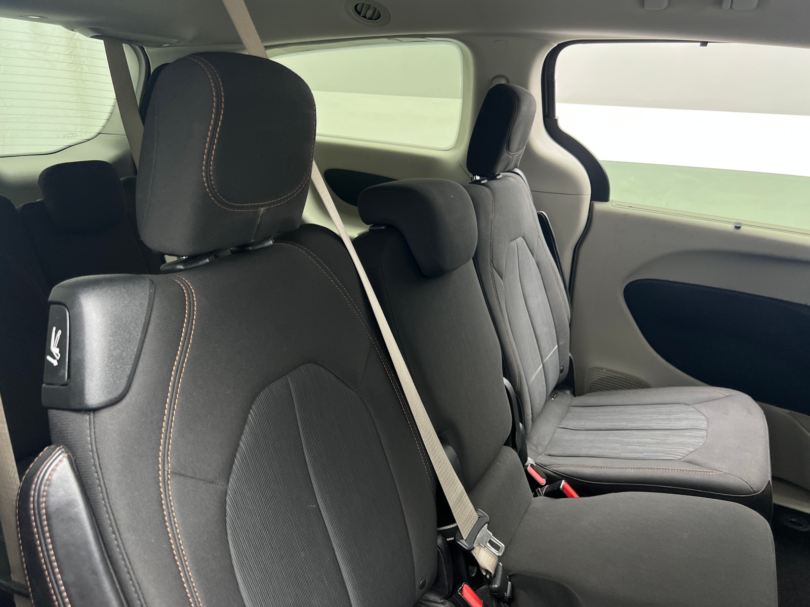 Thumbnail: 2018 Chrysler Pacifica - 6
