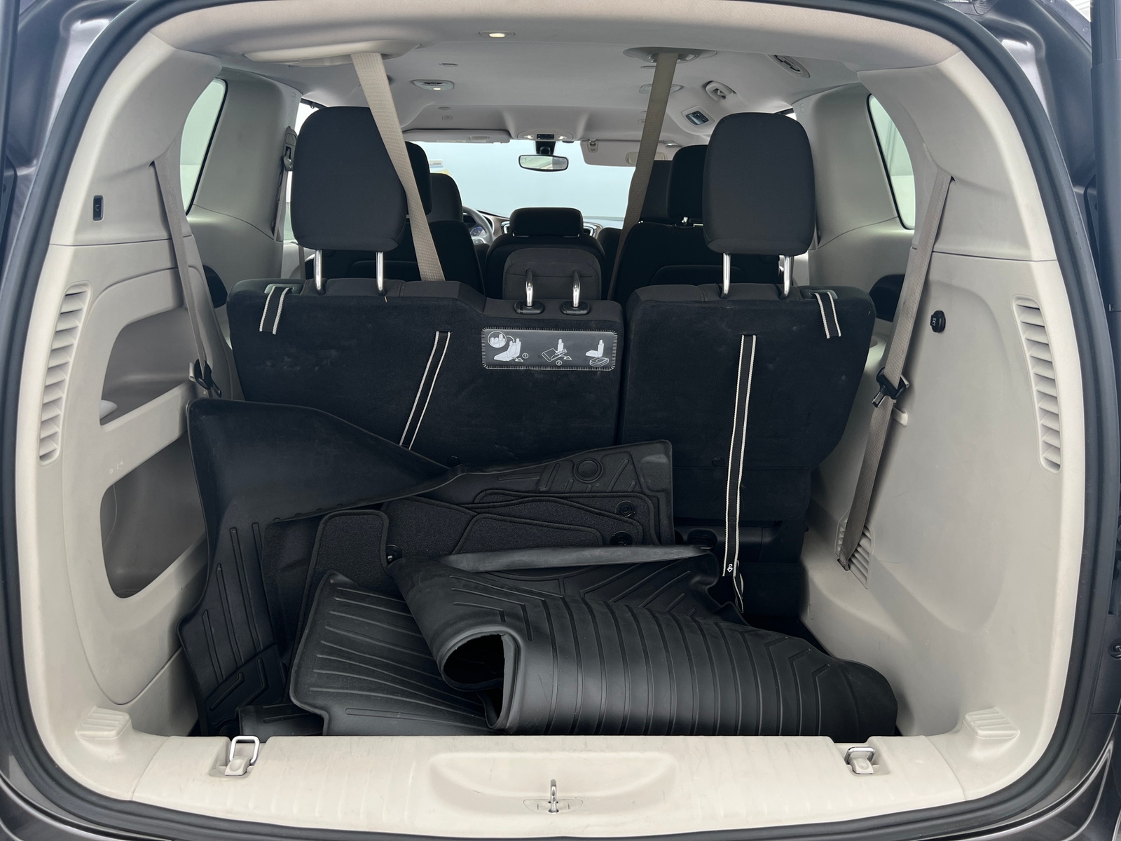 Thumbnail: 2018 Chrysler Pacifica - 7