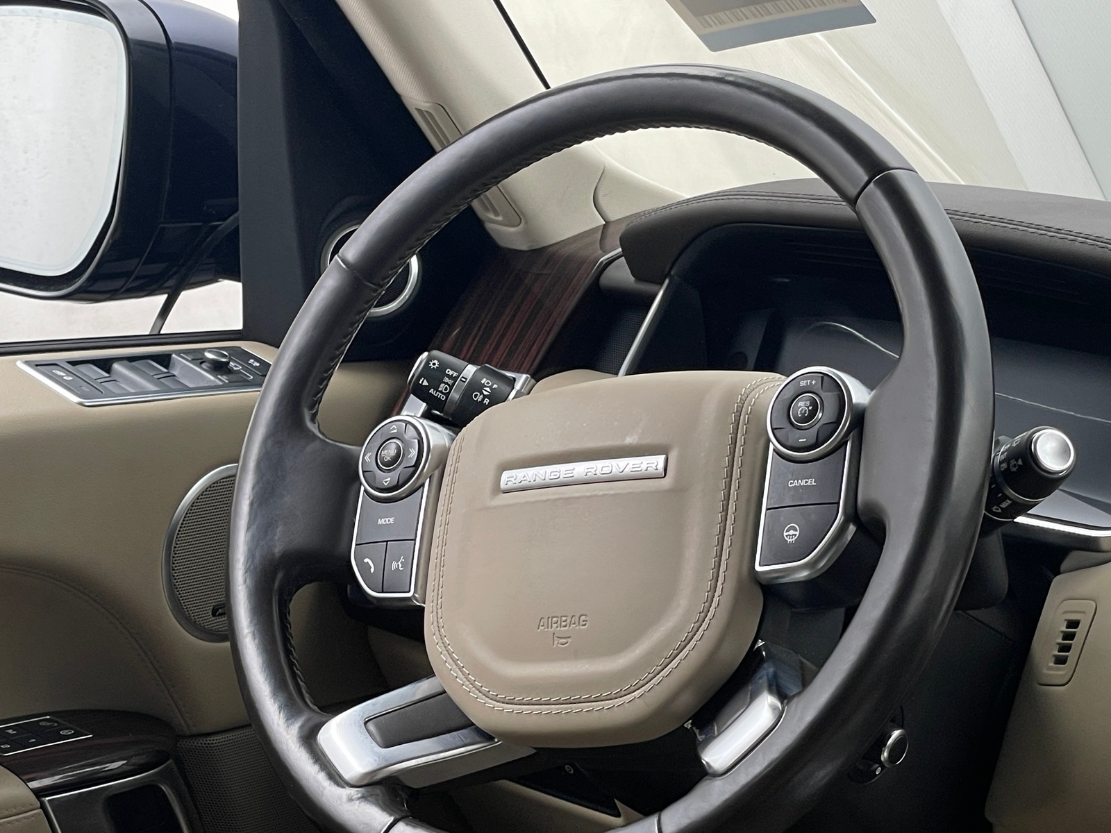 Thumbnail: 2016 Land Rover Range Rover - 4