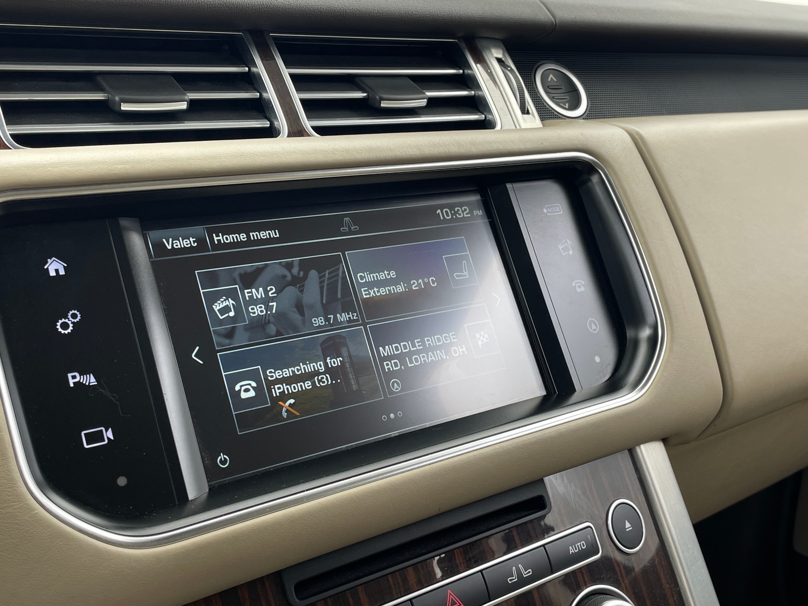 Thumbnail: 2016 Land Rover Range Rover - 3