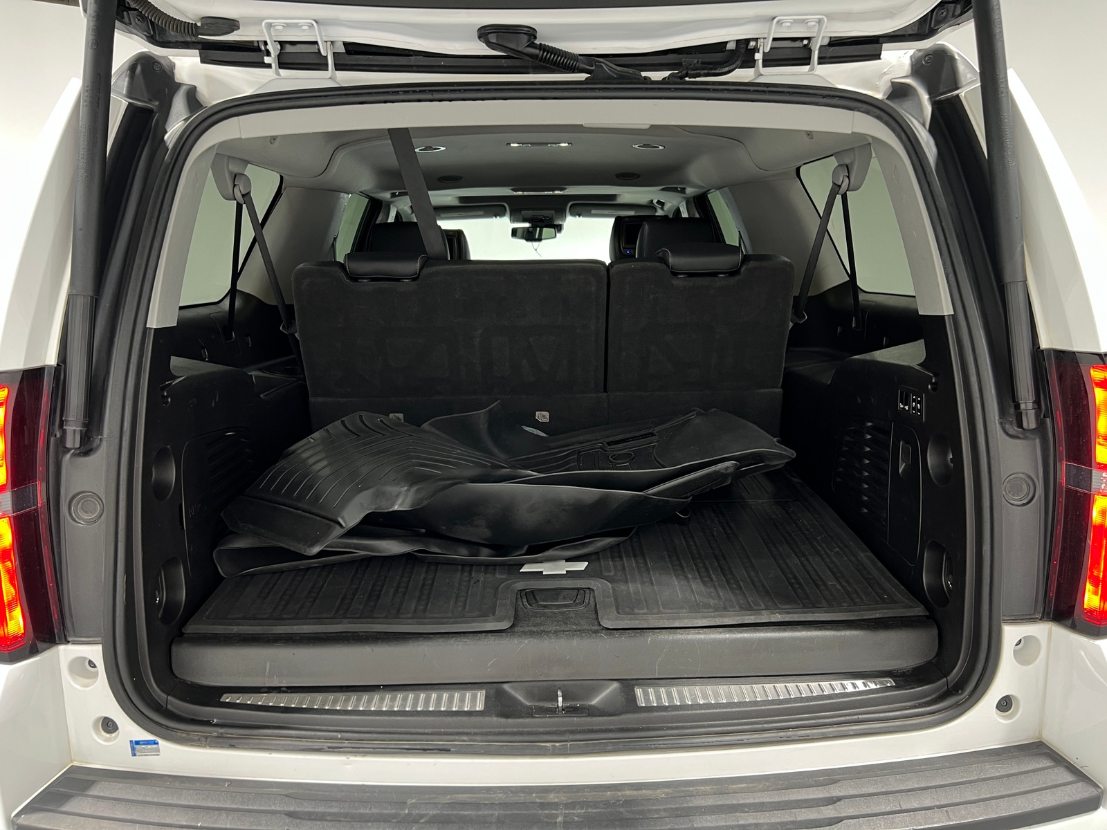 Thumbnail: 2019 Chevrolet Suburban - 6