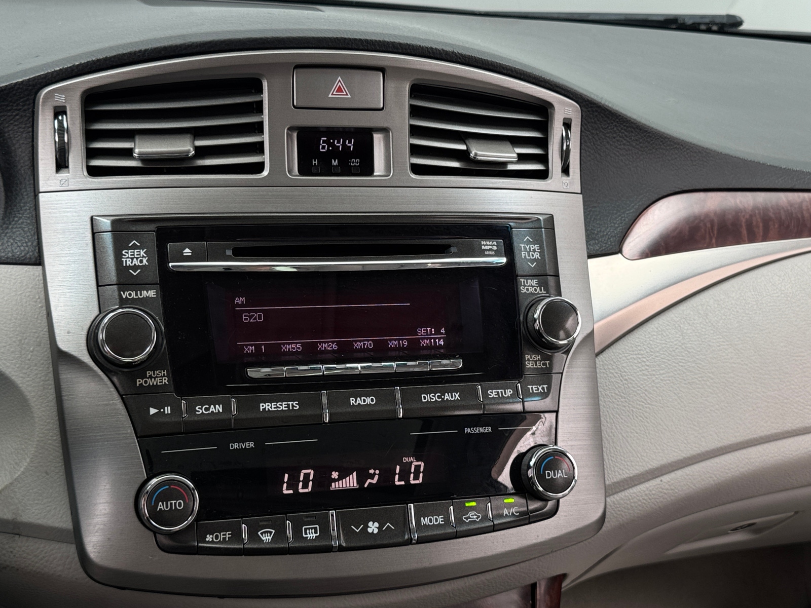 Thumbnail: 2011 Toyota Avalon - 3