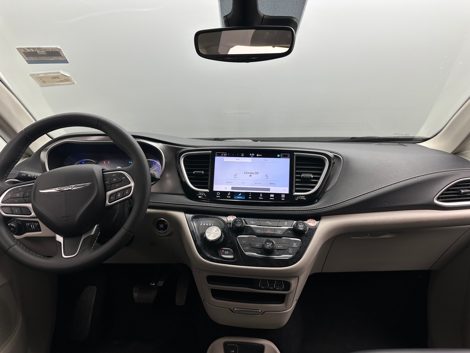 Thumbnail: 2024 Chrysler Pacifica - 2