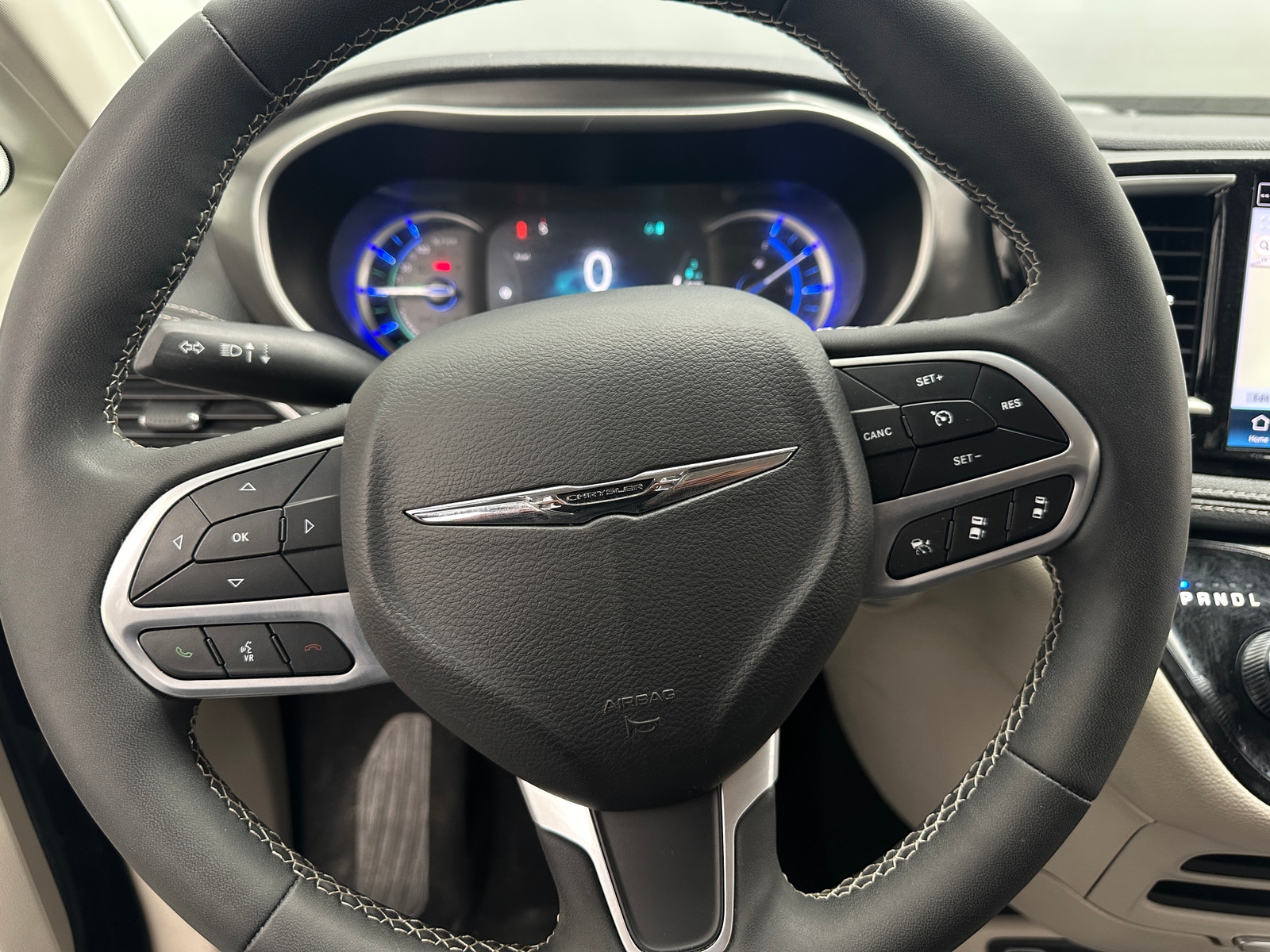 Thumbnail: 2024 Chrysler Pacifica - 4