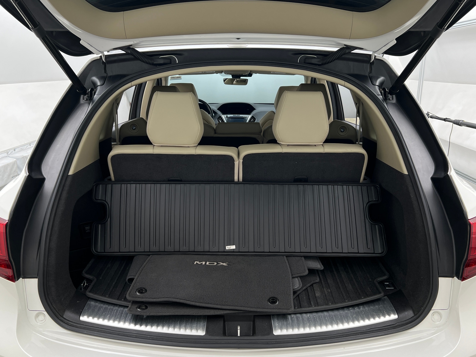 Thumbnail: 2018 Acura MDX - 6