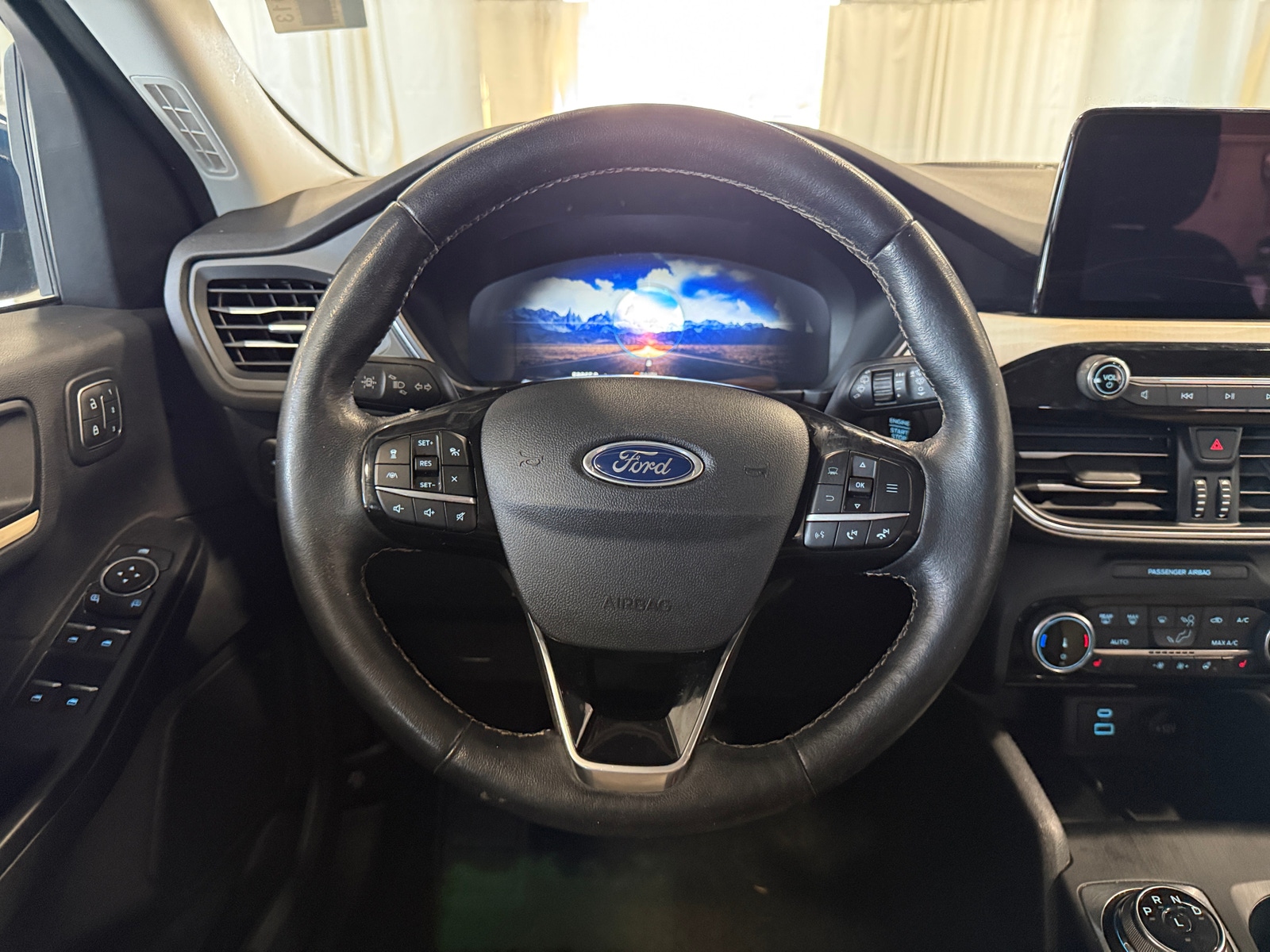 Thumbnail: 2022 Ford Escape - 5