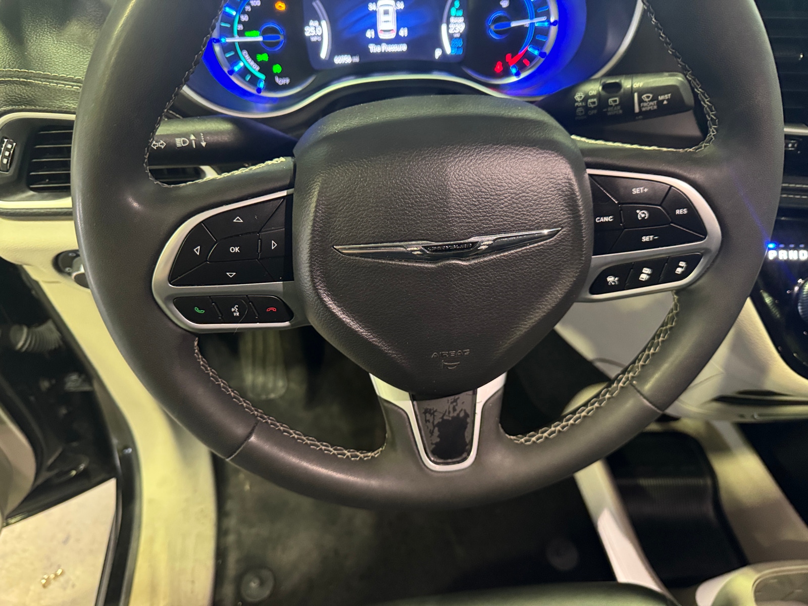 Thumbnail: 2024 Chrysler Pacifica - 4