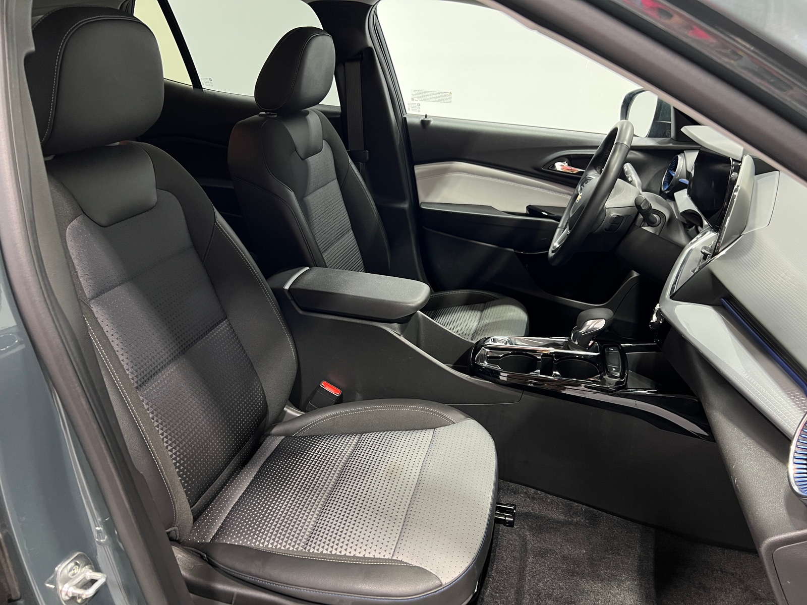 Thumbnail: 2025 Chevrolet Trax - 2