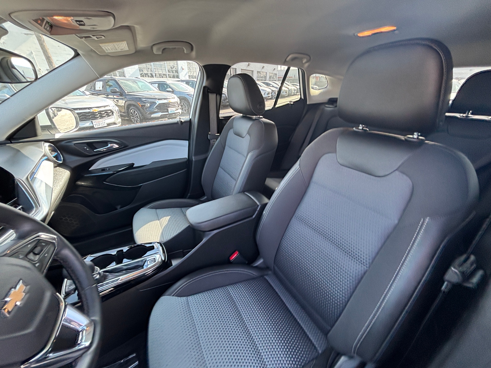 Thumbnail: 2025 Chevrolet Trax - 2