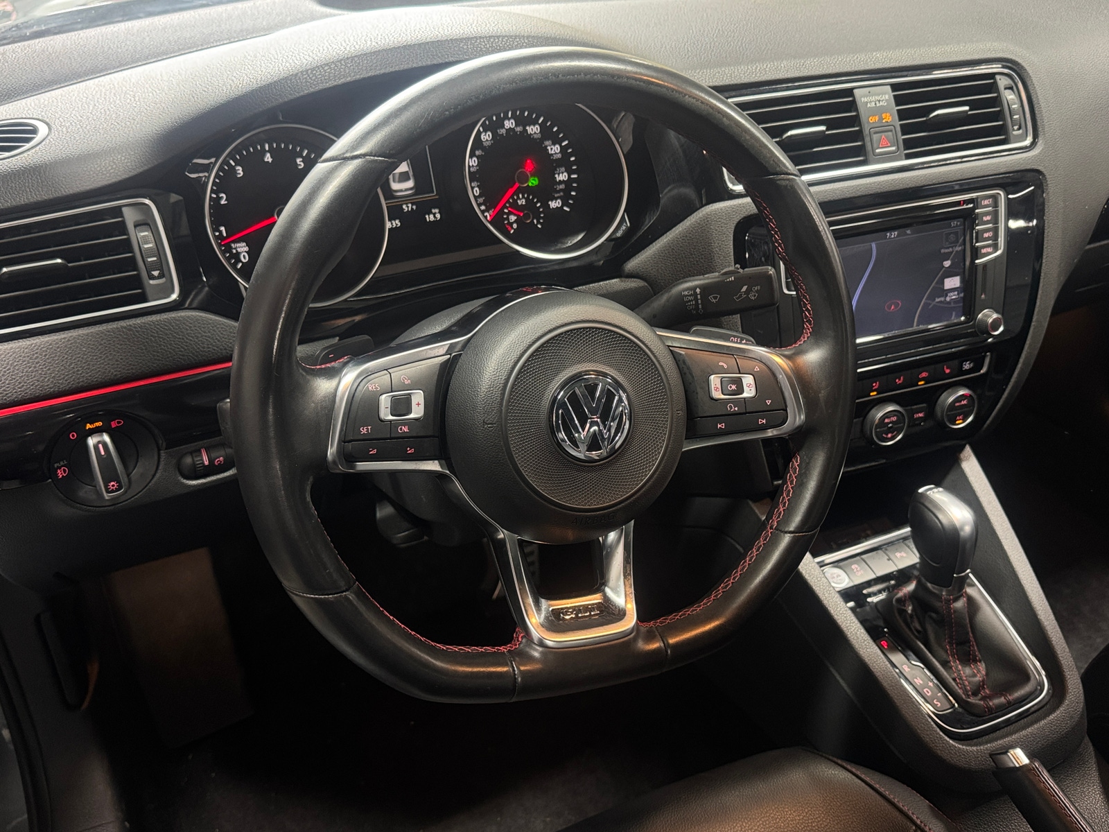 Thumbnail: 2017 Volkswagen Jetta - 4