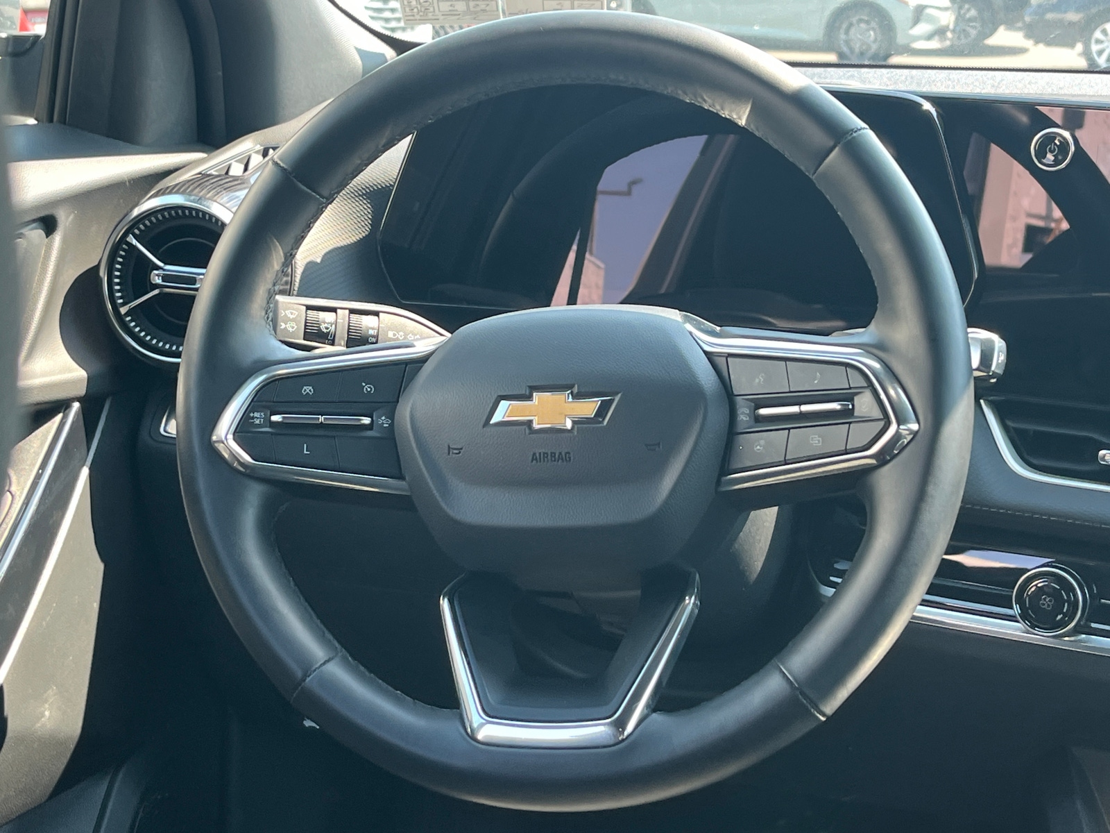 Thumbnail: 2025 Chevrolet Equinox - 4