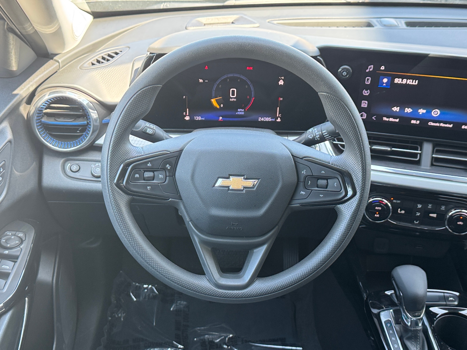 Thumbnail: 2025 Chevrolet Trax - 5