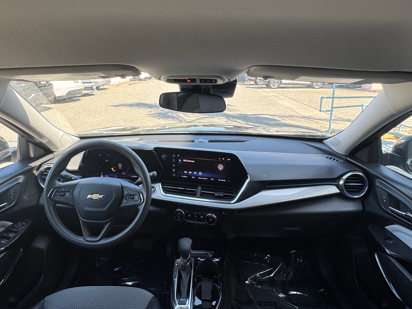Thumbnail: 2025 Chevrolet Trax - 3