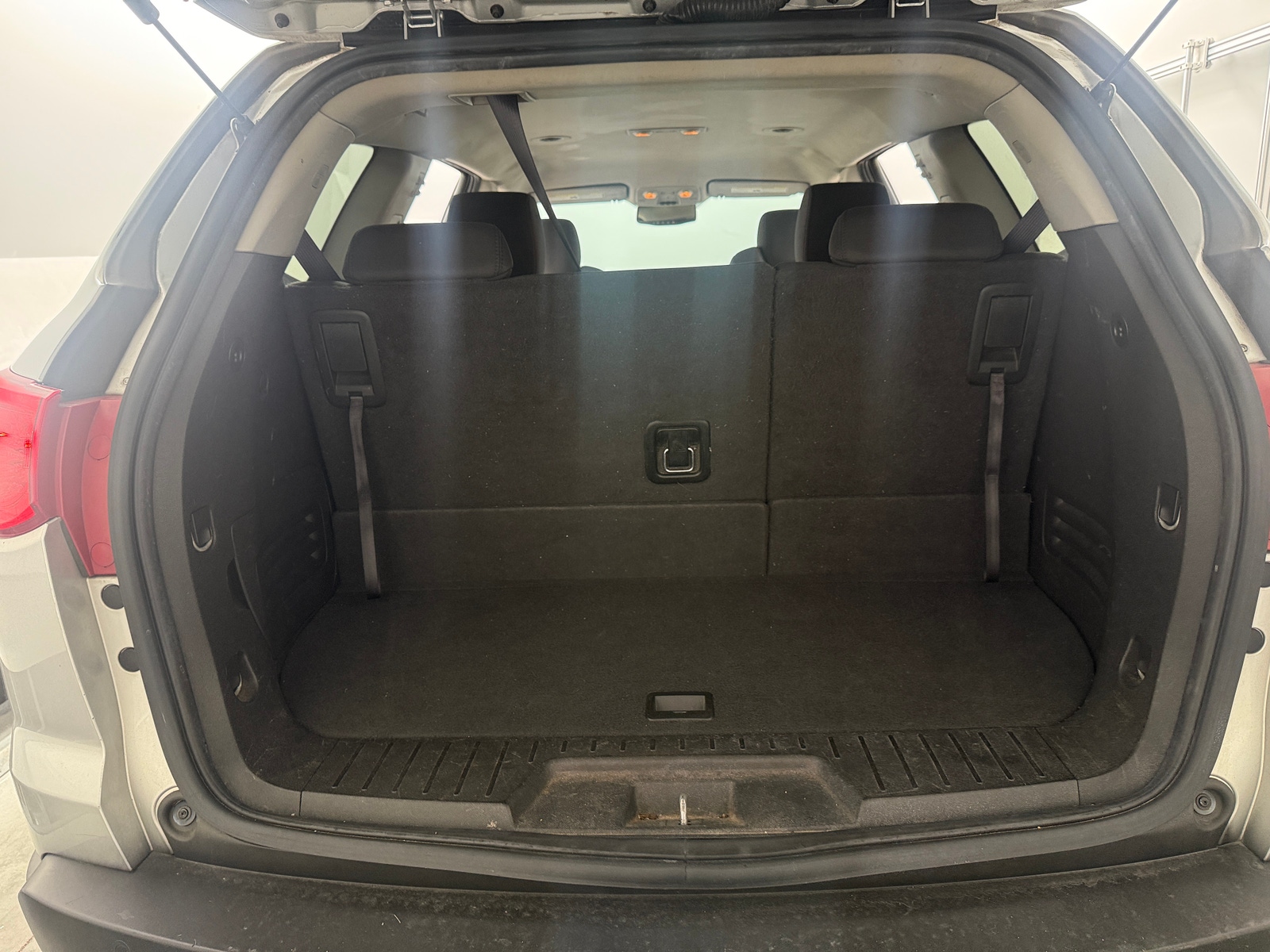 Thumbnail: 2011 Chevrolet Traverse - 7