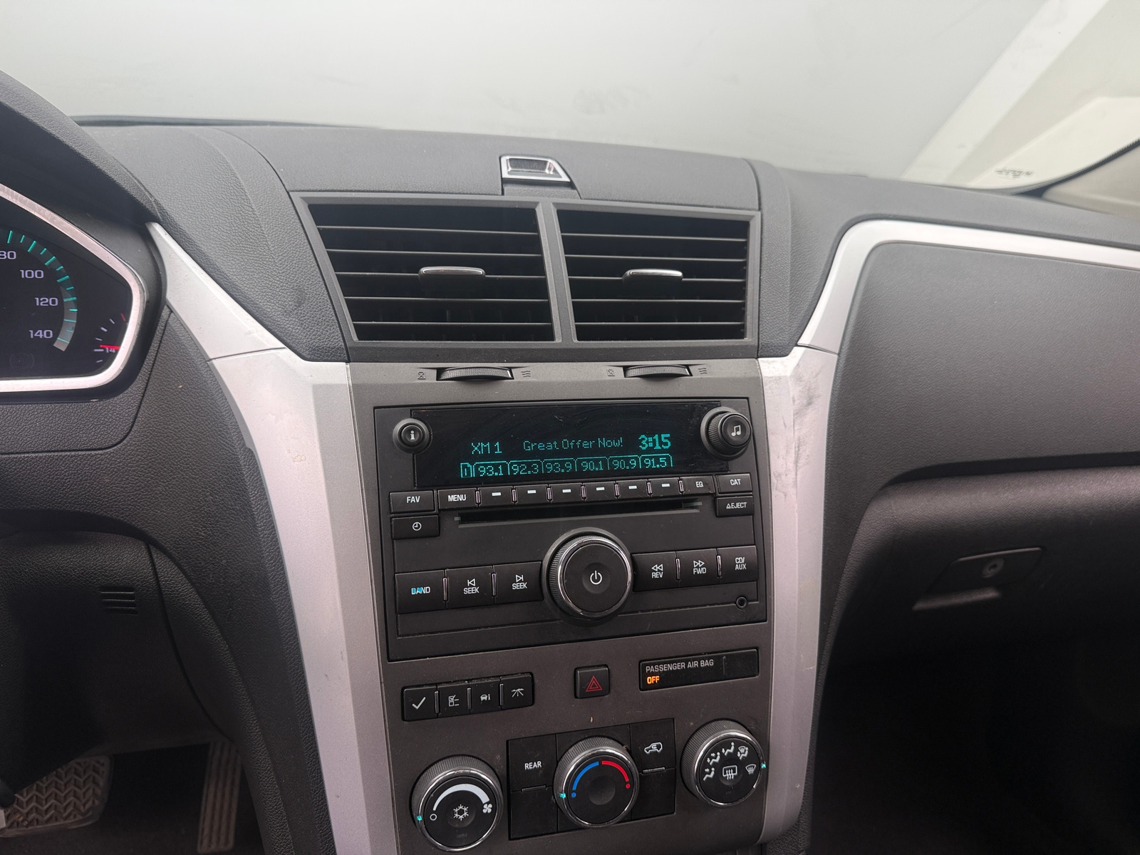 Thumbnail: 2011 Chevrolet Traverse - 4