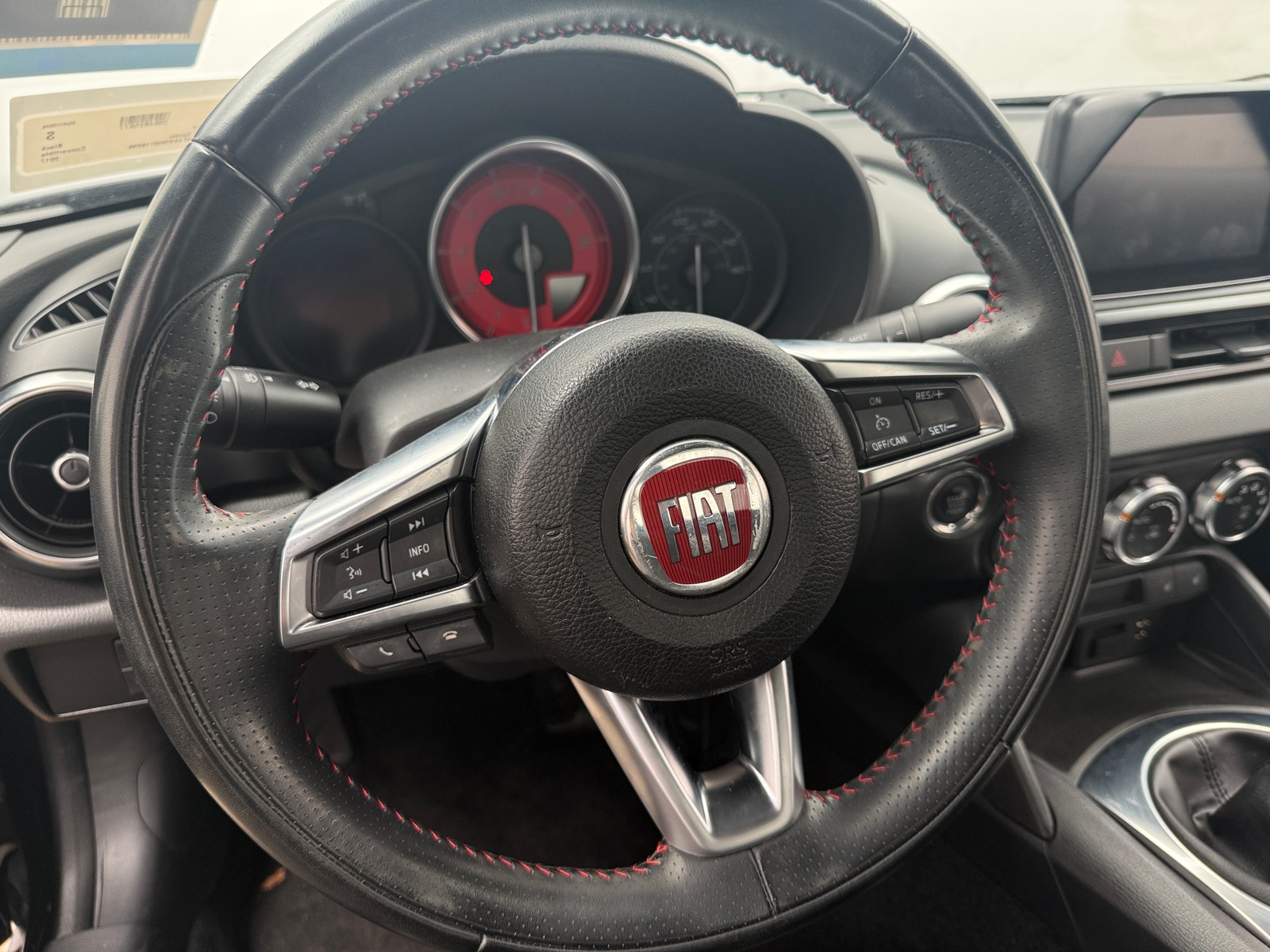 Thumbnail: 2017 Fiat 124 Spider - 3