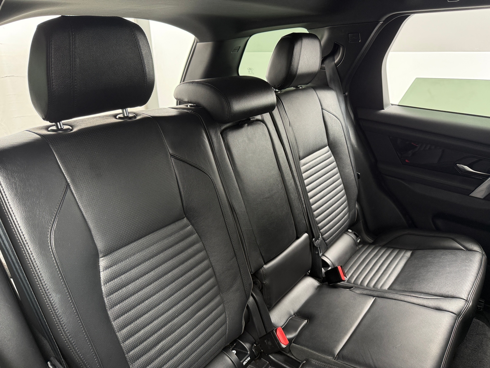 Thumbnail: 2020 Land Rover Discovery Sport - 5