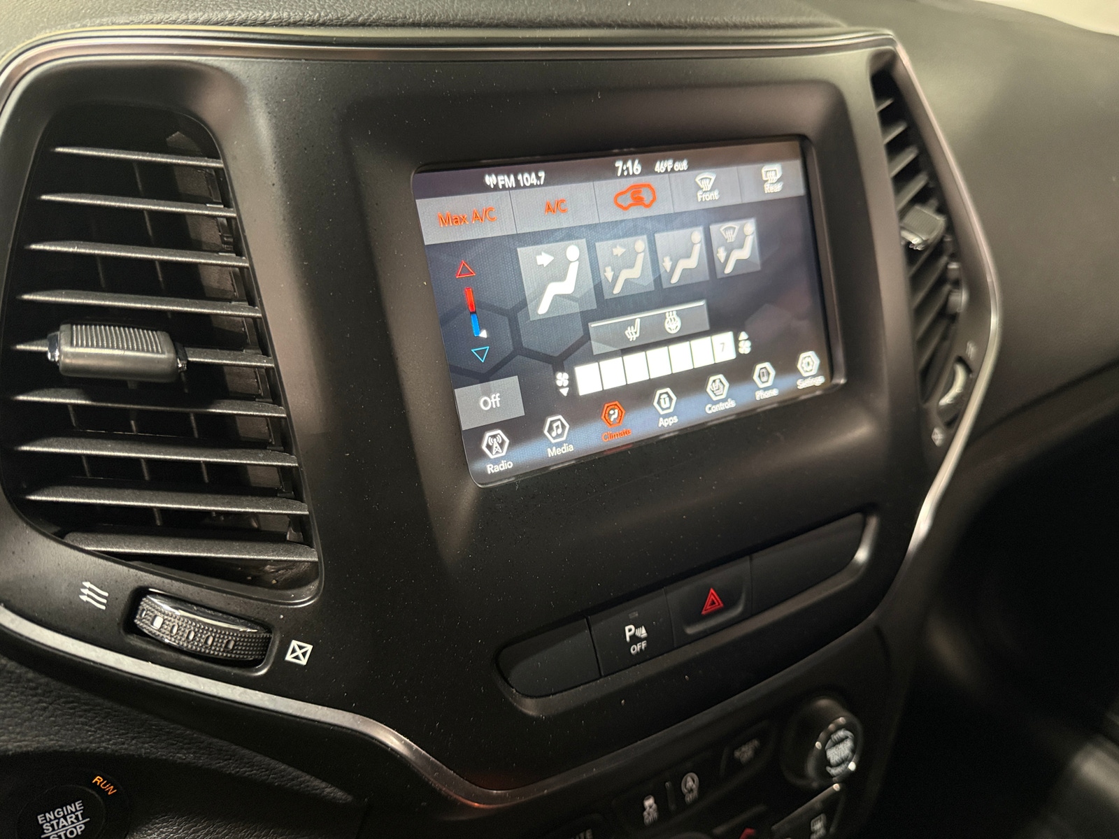 Thumbnail: 2020 Jeep Cherokee - 3