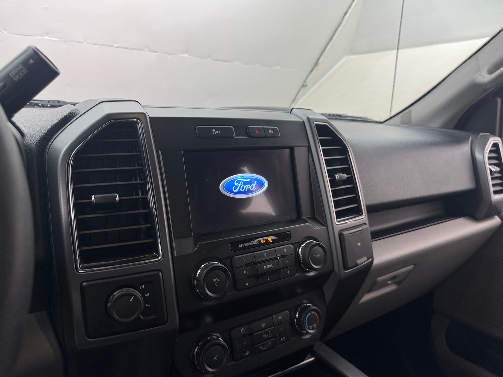 Thumbnail: 2019 Ford Econoline - 4