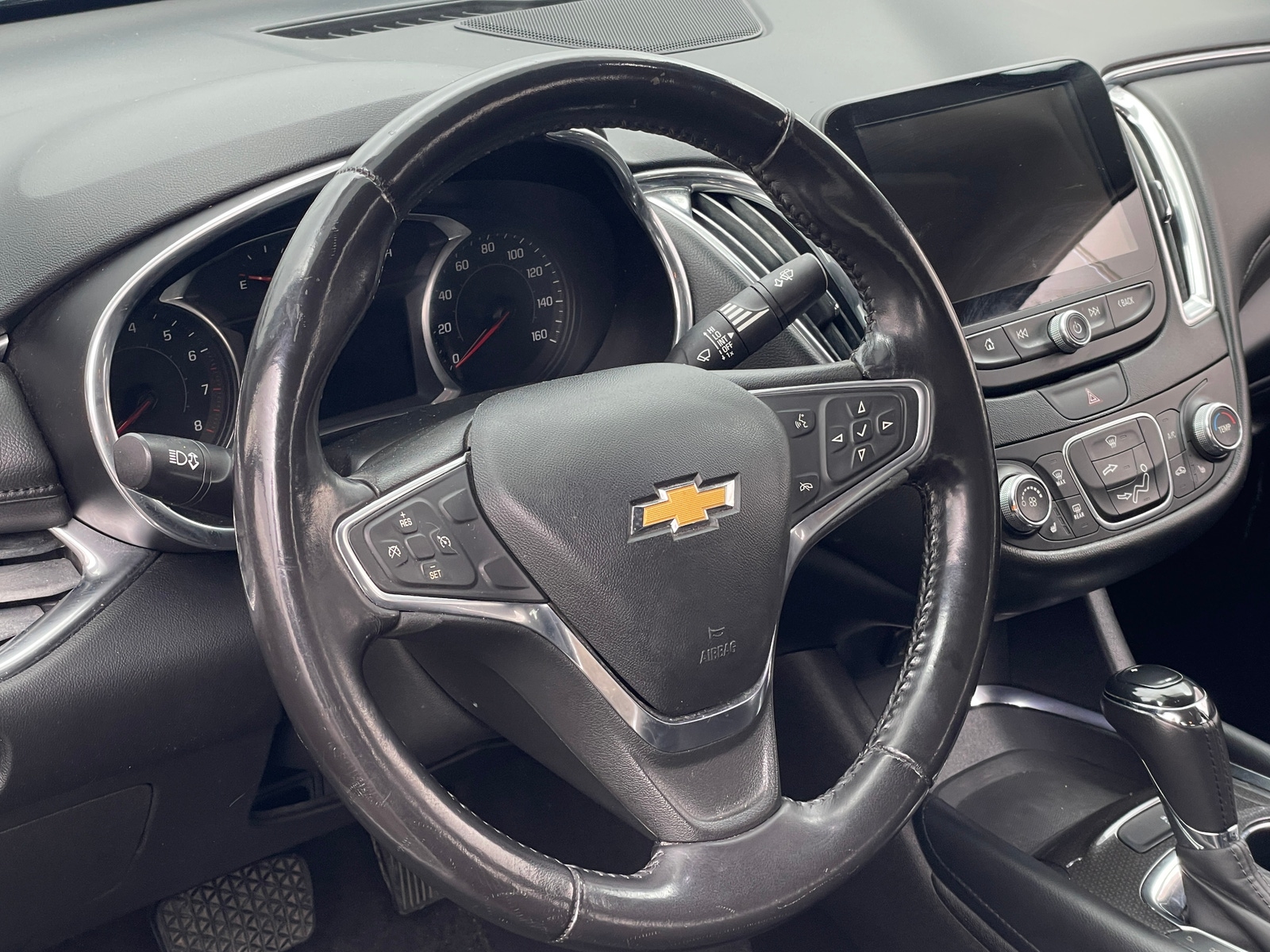 Thumbnail: 2018 Chevrolet Malibu - 4
