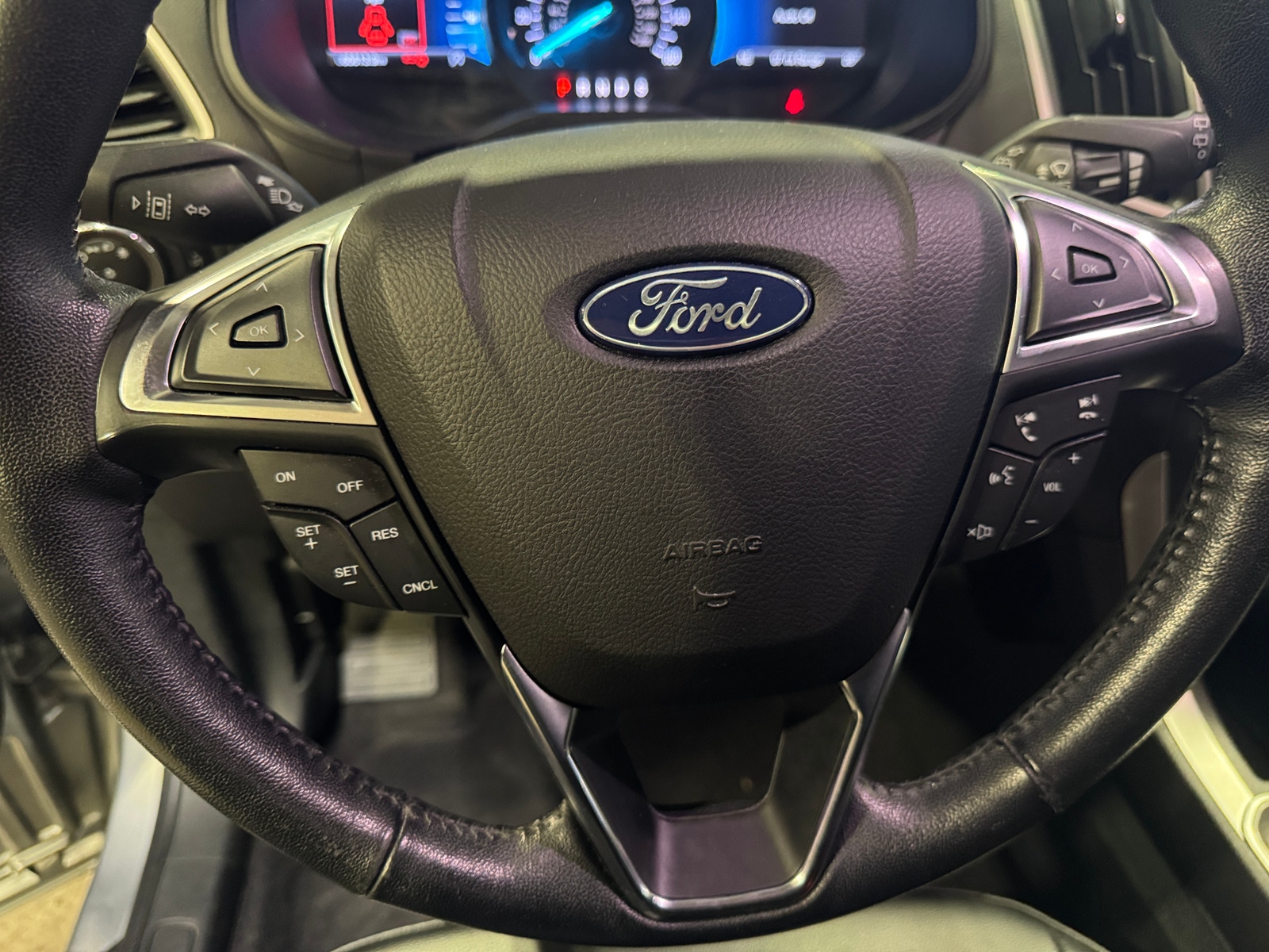 Thumbnail: 2023 Ford Edge - 4