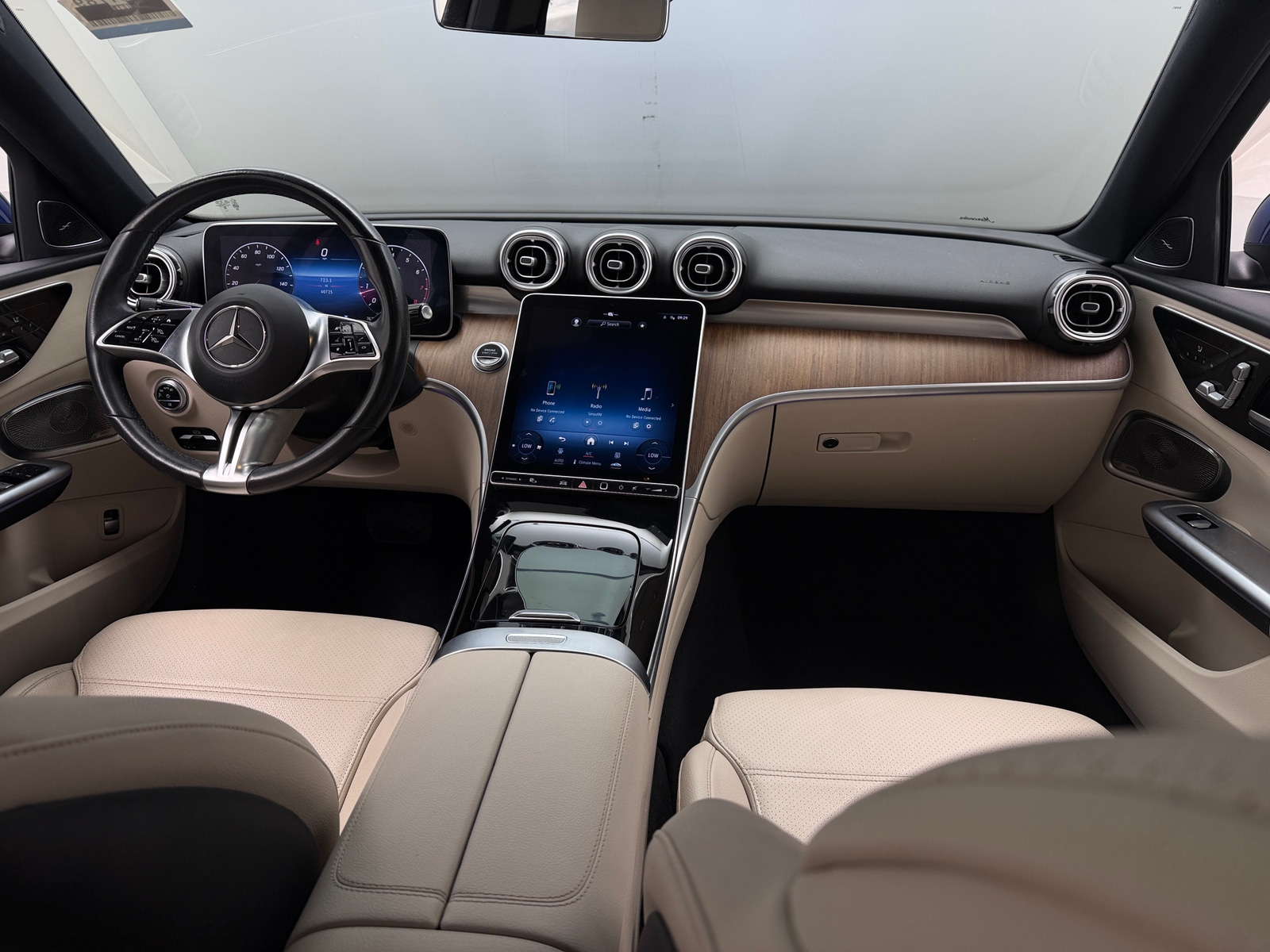 Thumbnail: 2022 Mercedes-Benz C-Class - 2