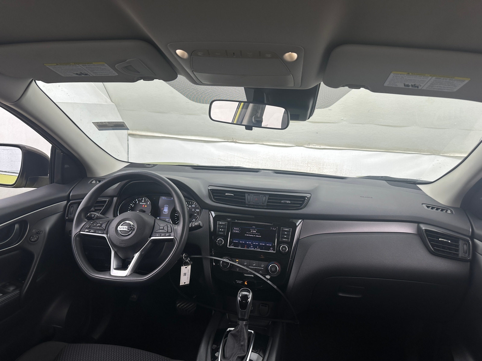 Thumbnail: 2020 Nissan Rogue Sport - 3