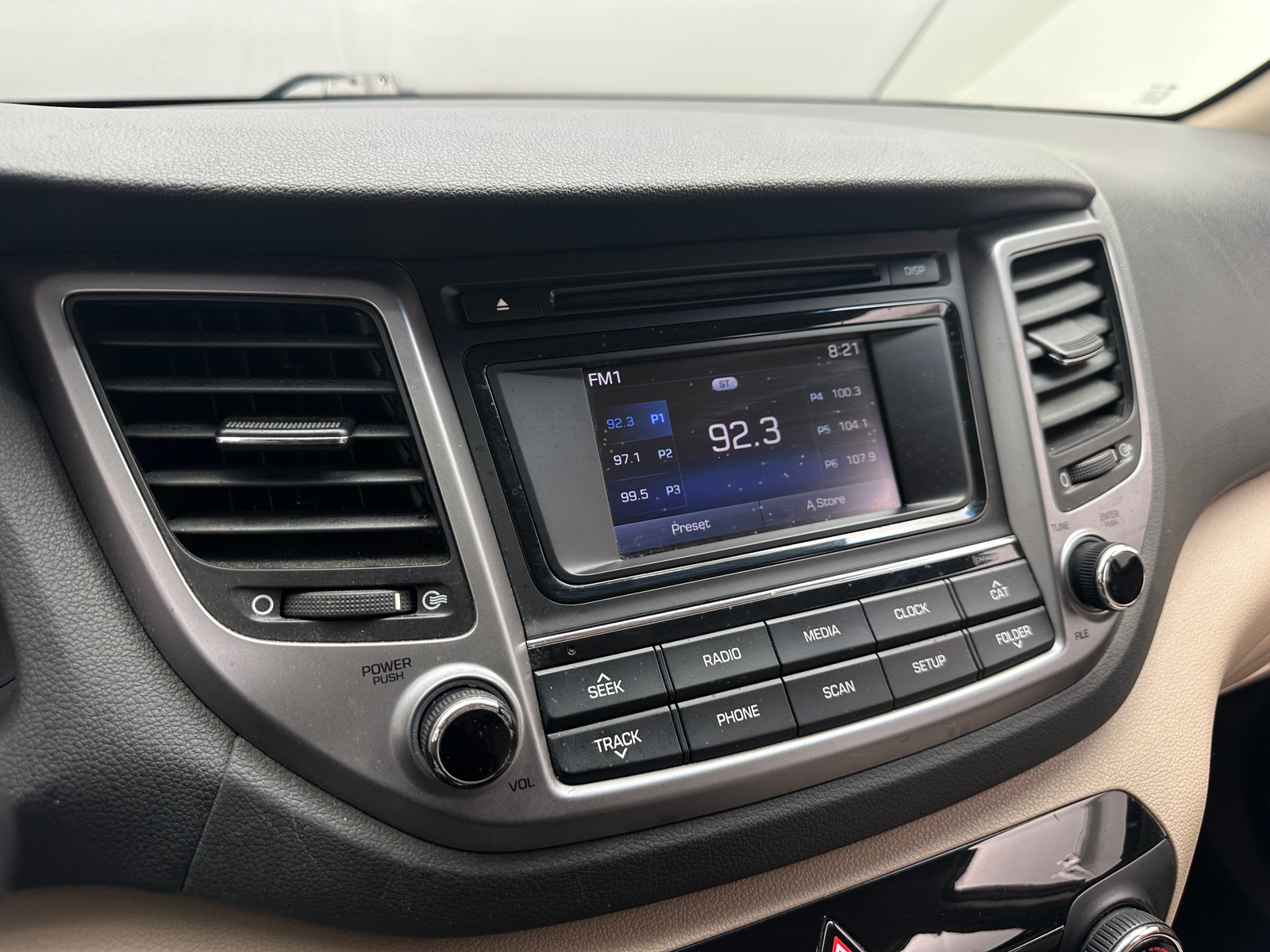 Thumbnail: 2017 Hyundai Tucson - 4