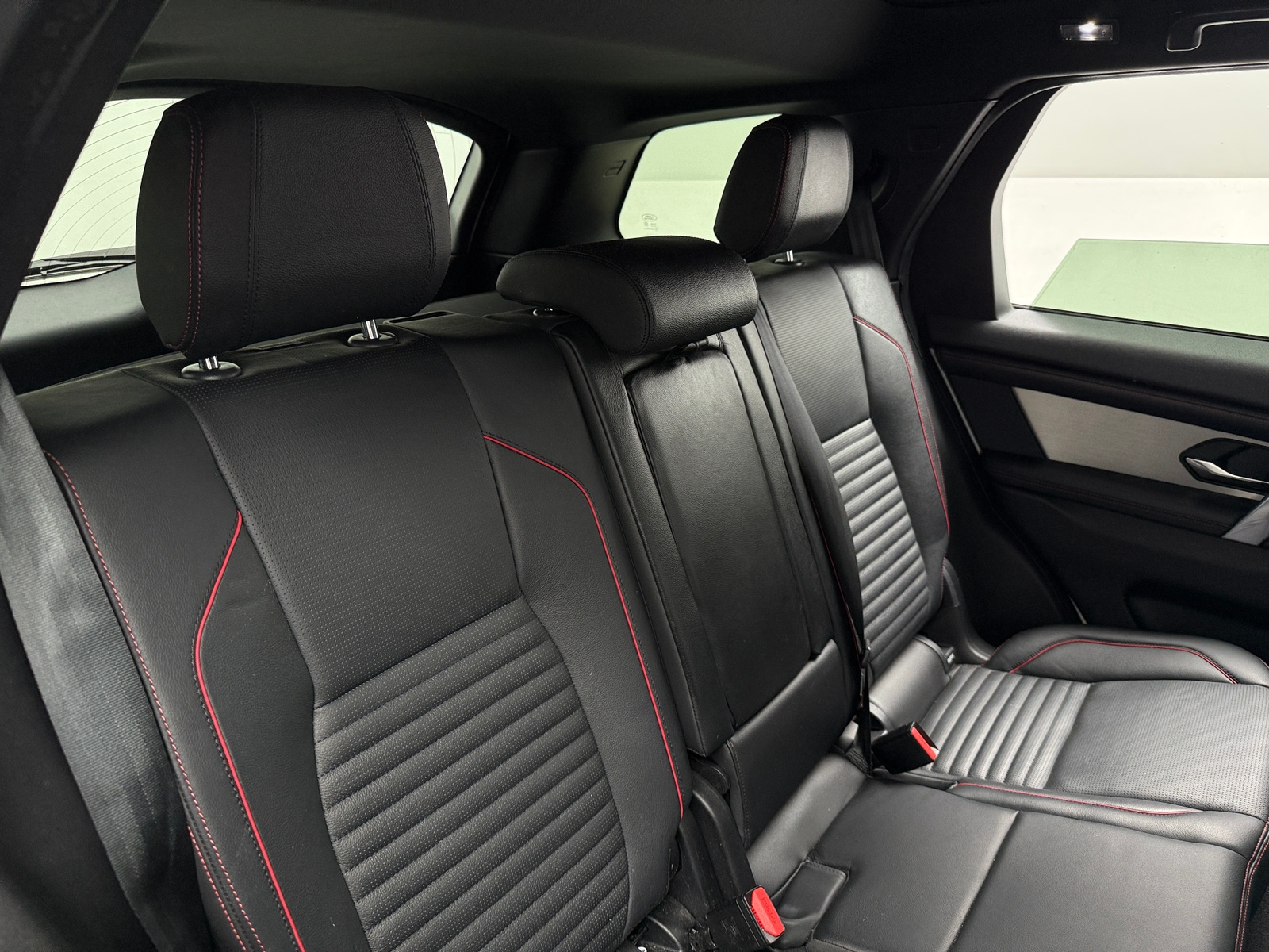 Thumbnail: 2021 Land Rover Discovery Sport - 5