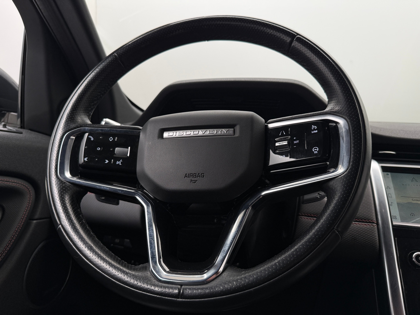 Thumbnail: 2021 Land Rover Discovery Sport - 4