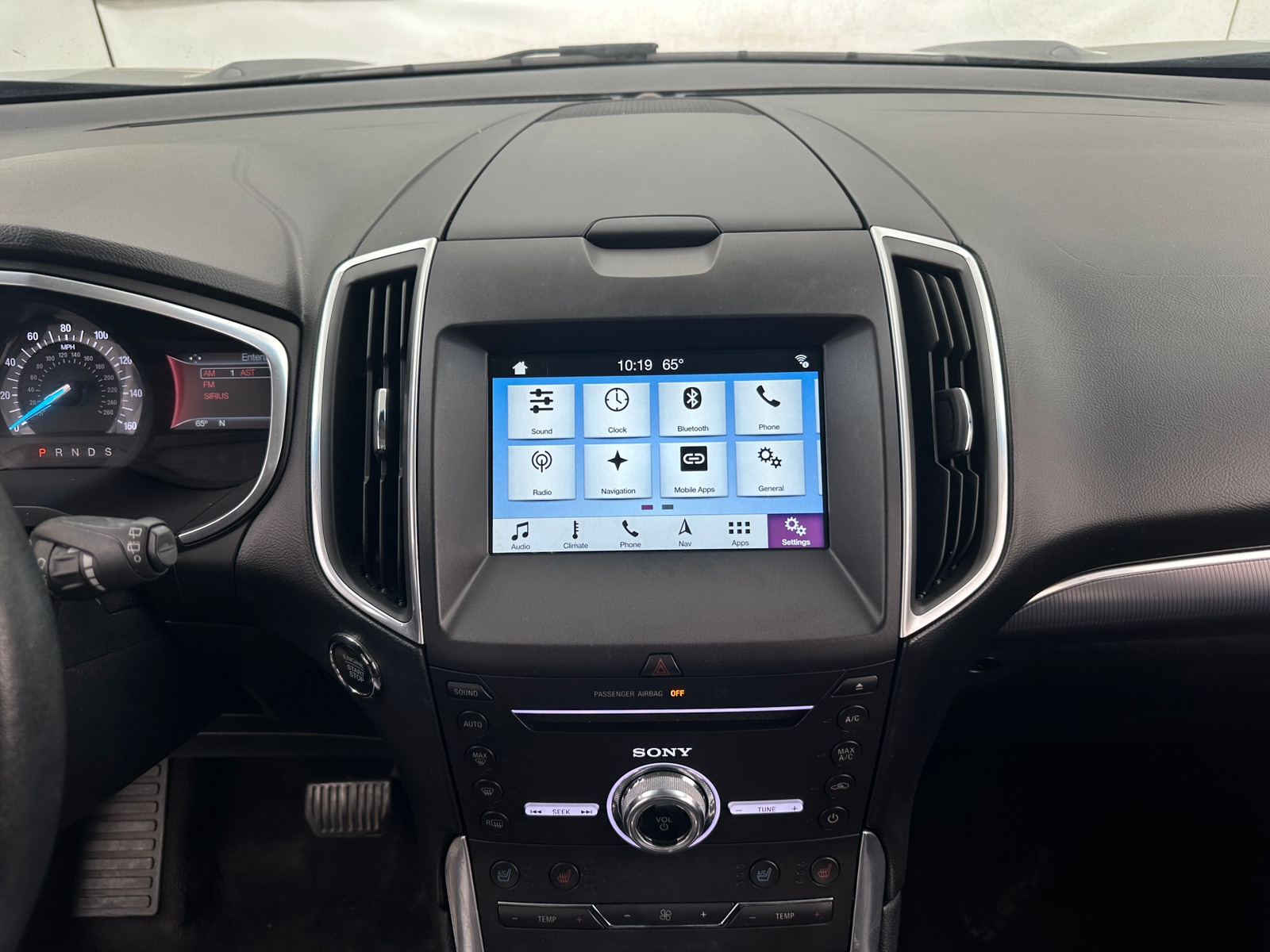 Thumbnail: 2017 Ford Edge - 3