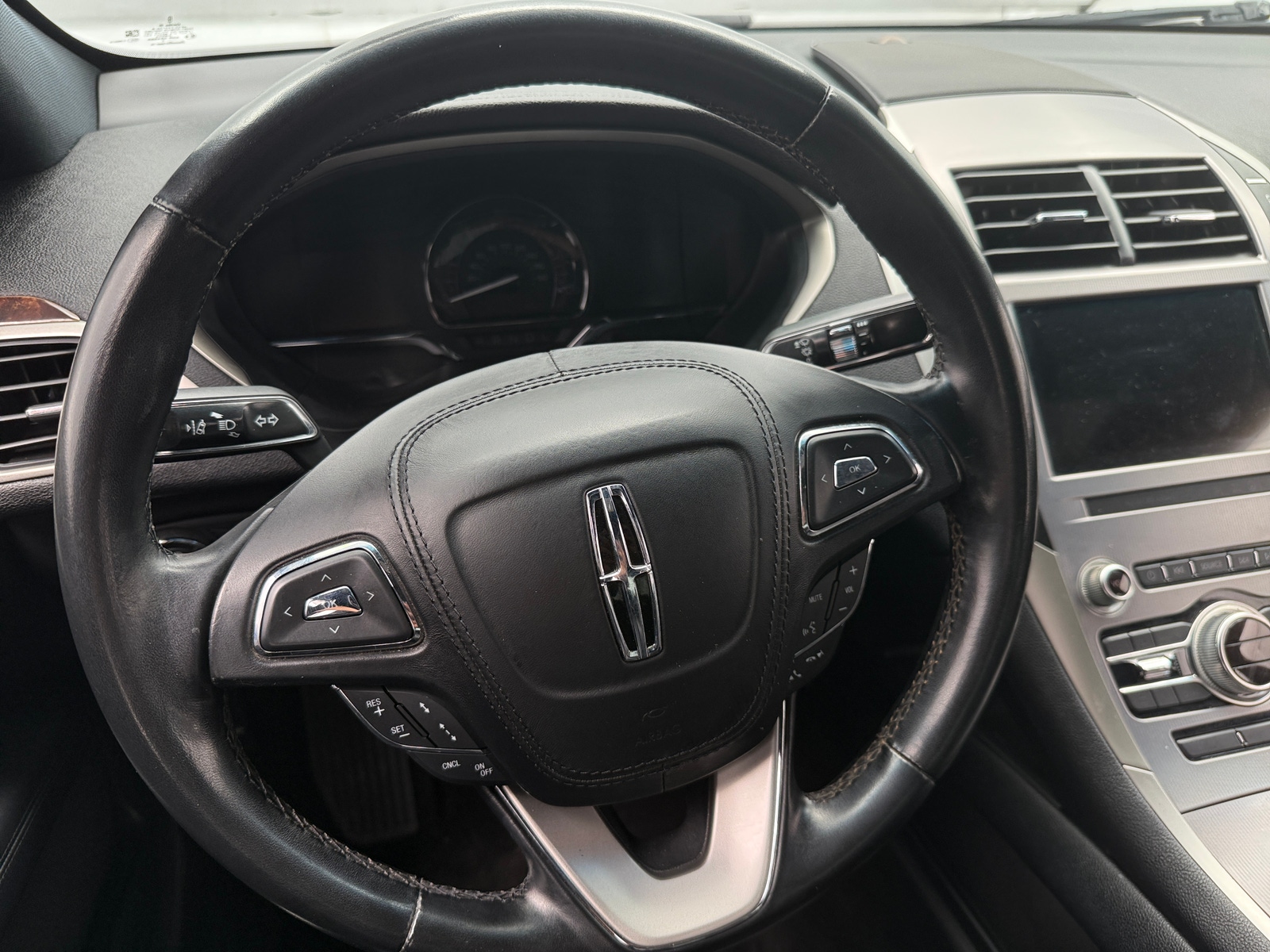 Thumbnail: 2019 Lincoln MKZ - 4