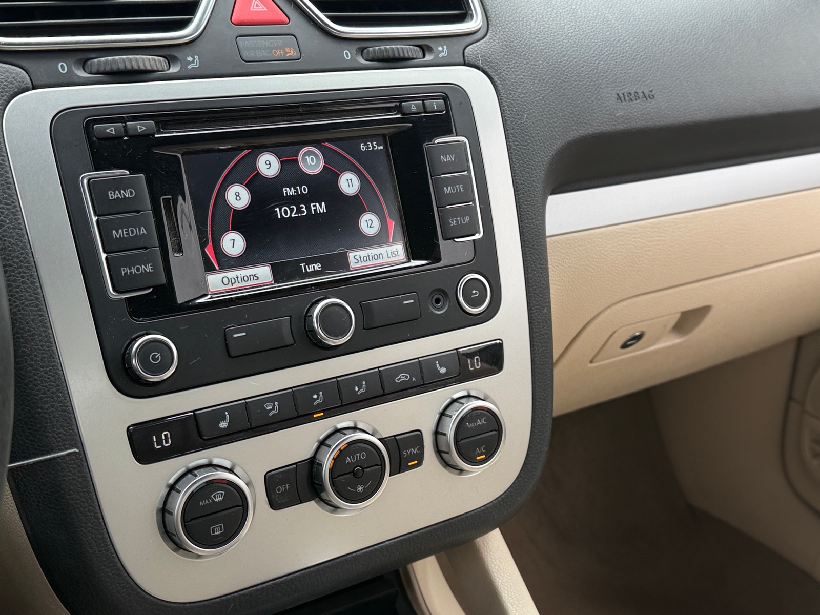 Thumbnail: 2014 Volkswagen Eos - 3